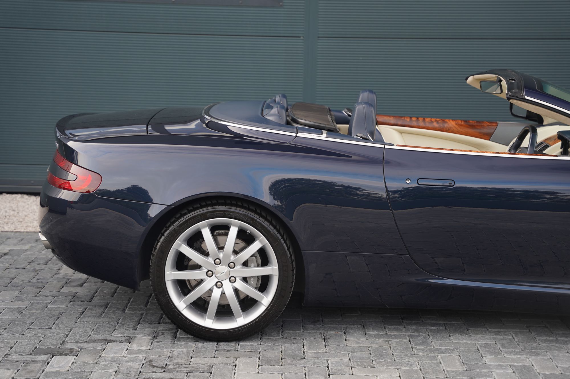 2006 Aston Martin DB9 Volante