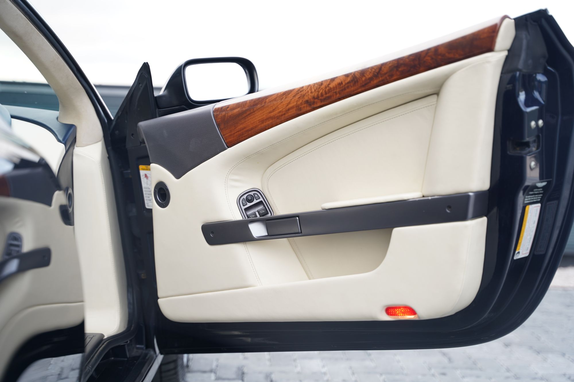 2006 Aston Martin DB9 Volante