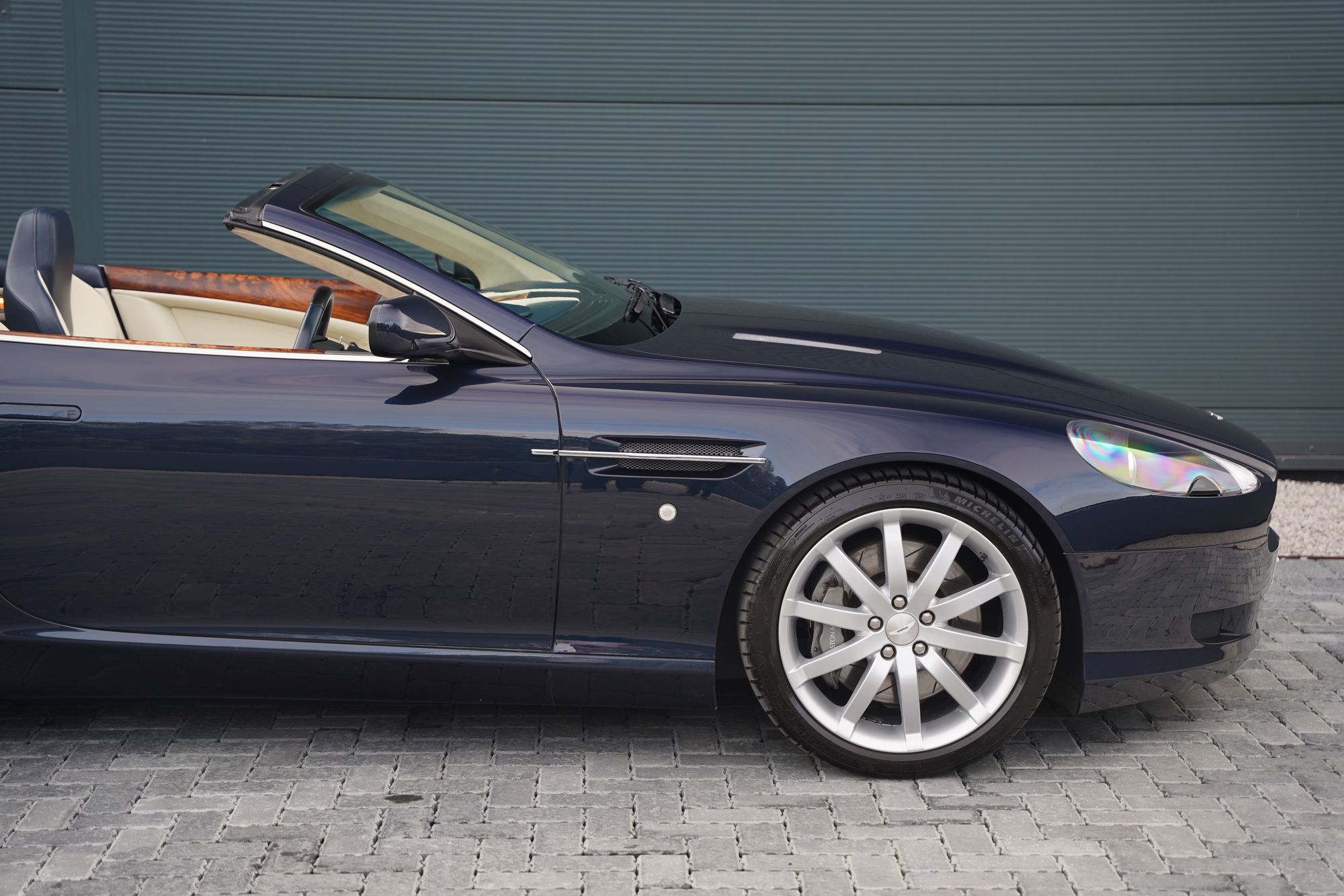2006 Aston Martin DB9 Volante