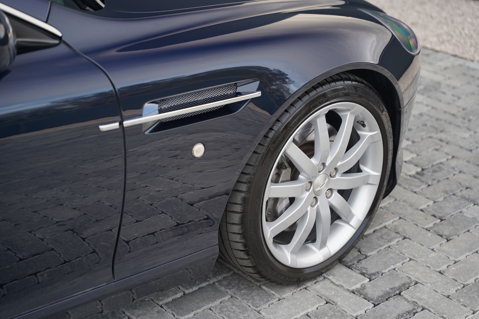 2006 Aston Martin DB9 Volante