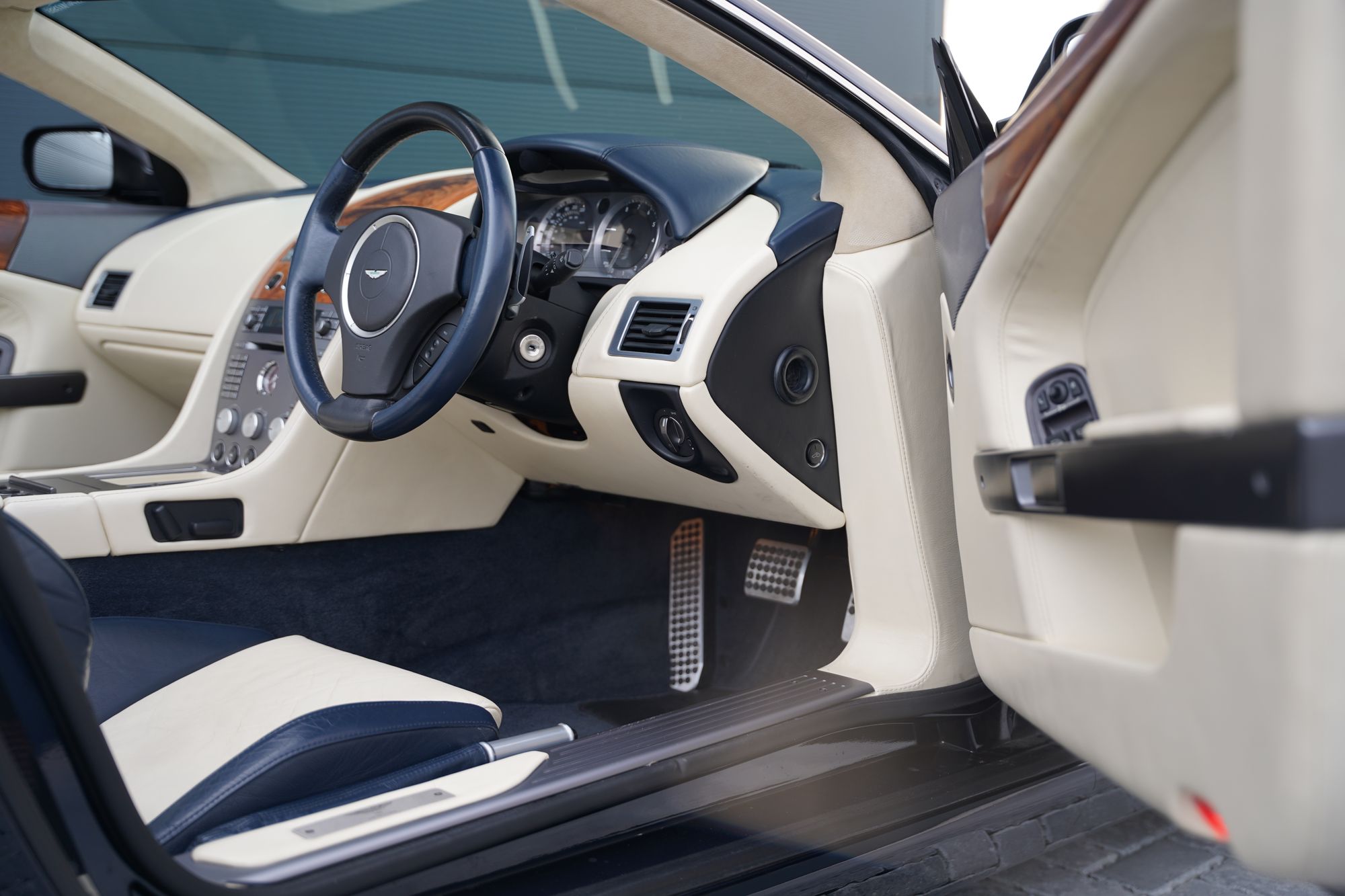 2006 Aston Martin DB9 Volante