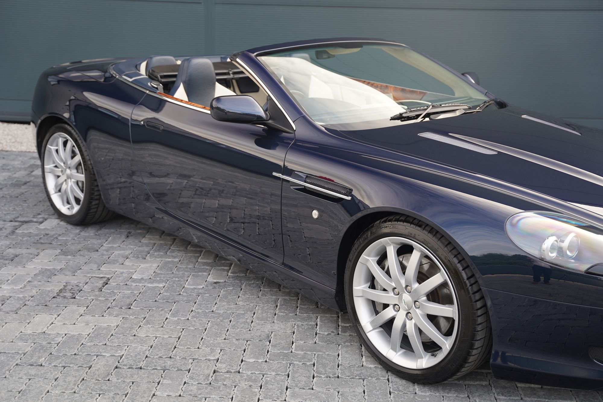 2006 Aston Martin DB9 Volante