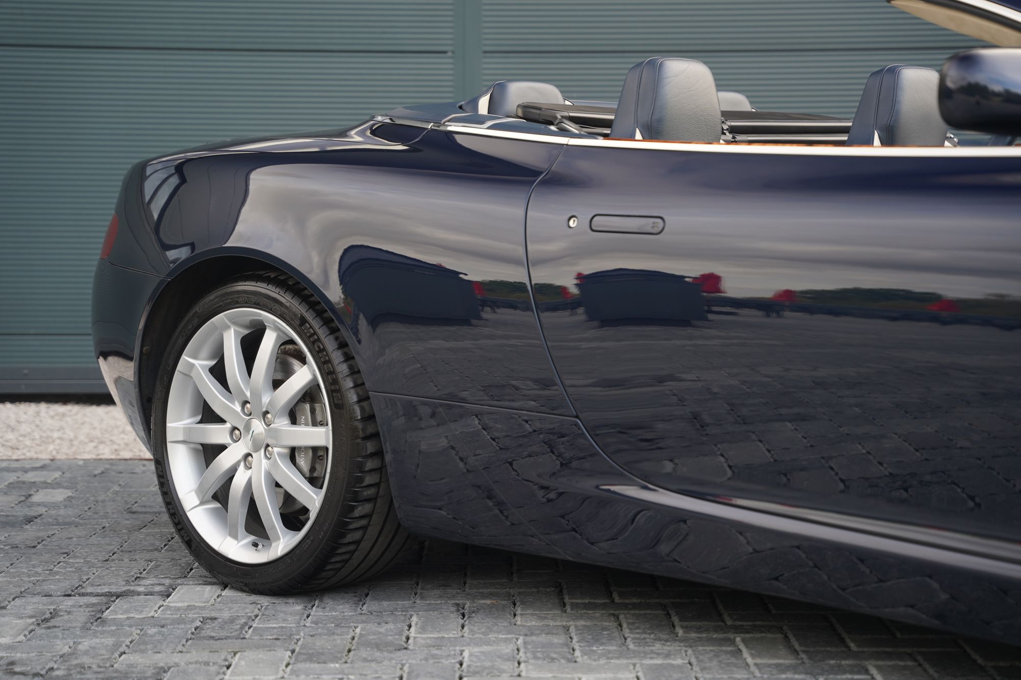 2006 Aston Martin DB9 Volante