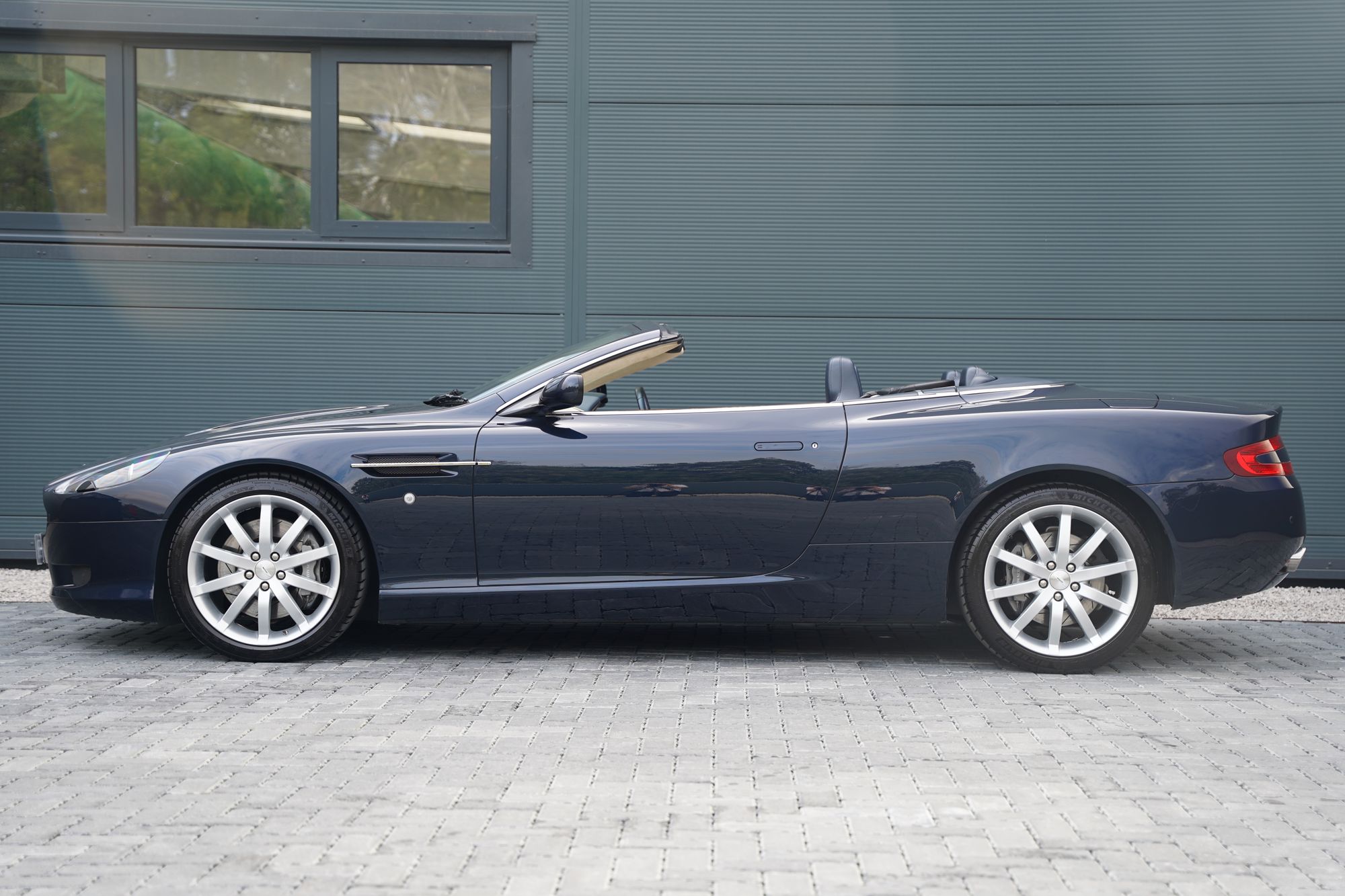 2006 Aston Martin DB9 Volante