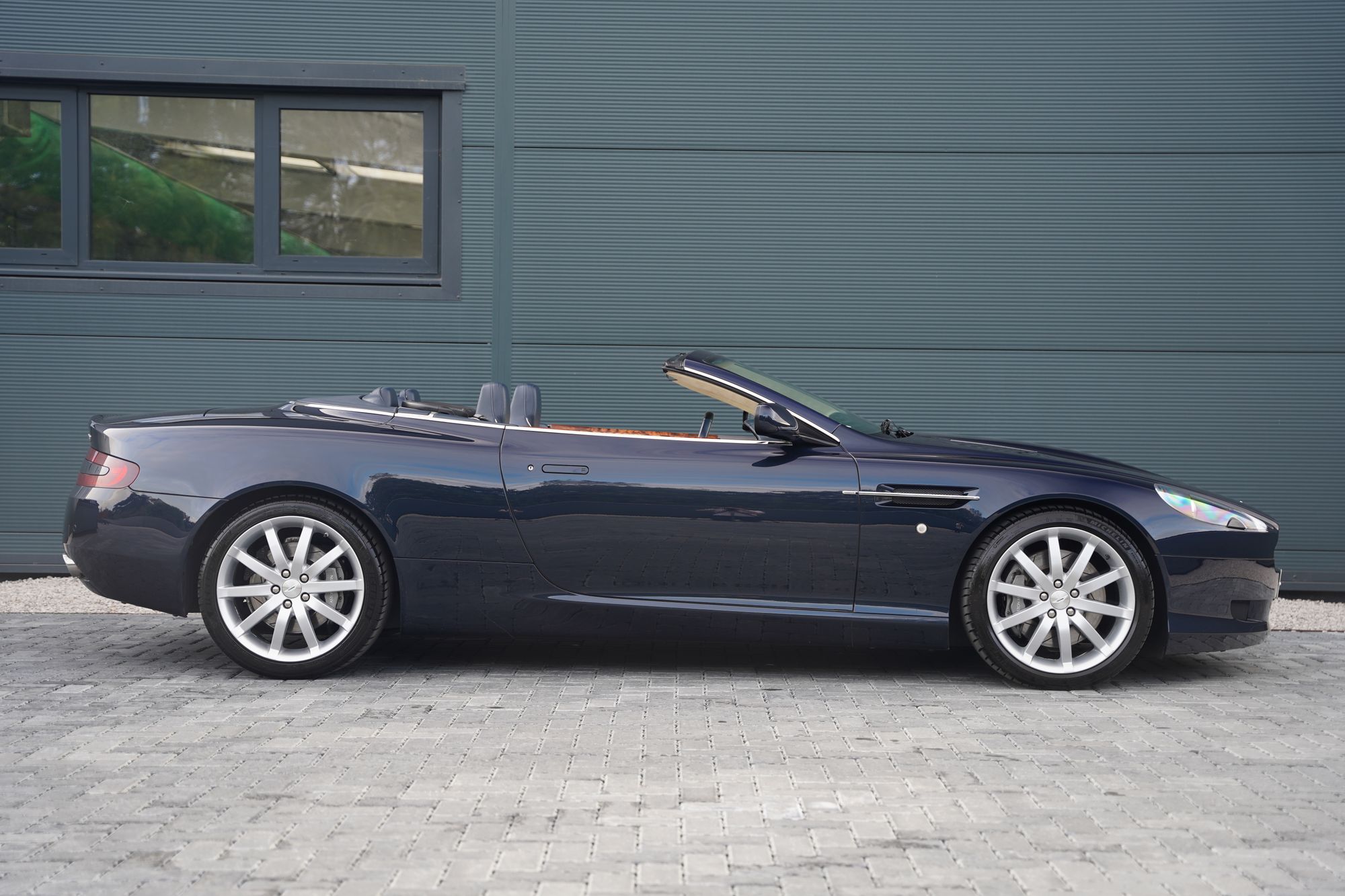 2006 Aston Martin DB9 Volante