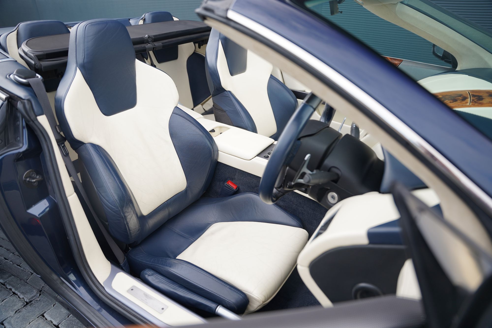 2006 Aston Martin DB9 Volante