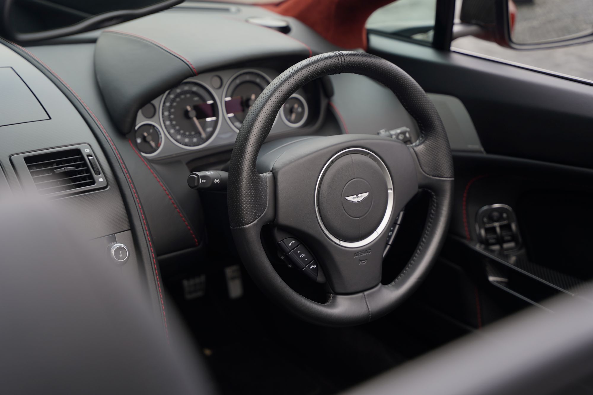 2012 Aston Martin V12 Vantage Roadster (Manual)