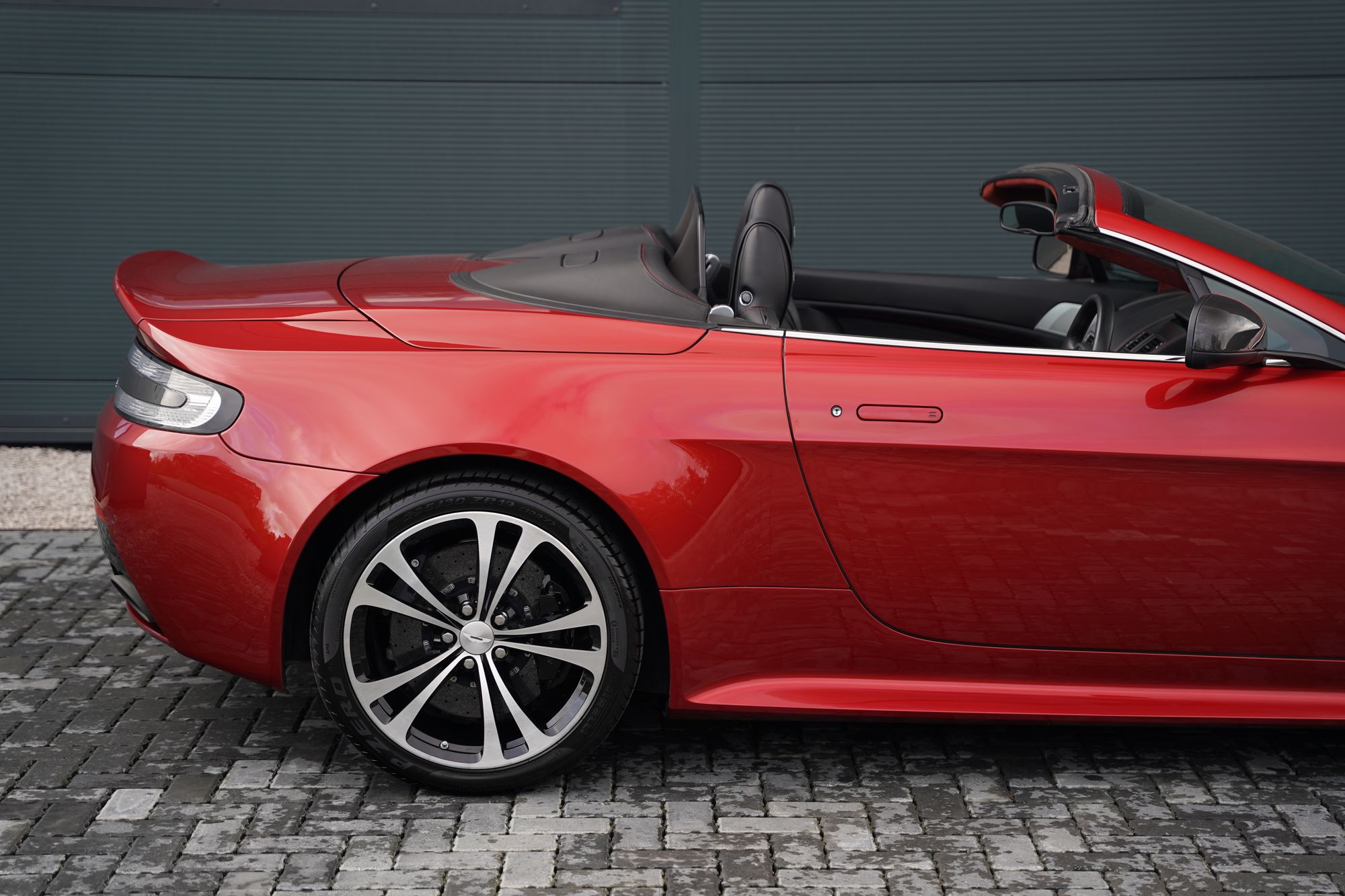 2012 Aston Martin V12 Vantage Roadster (Manual)