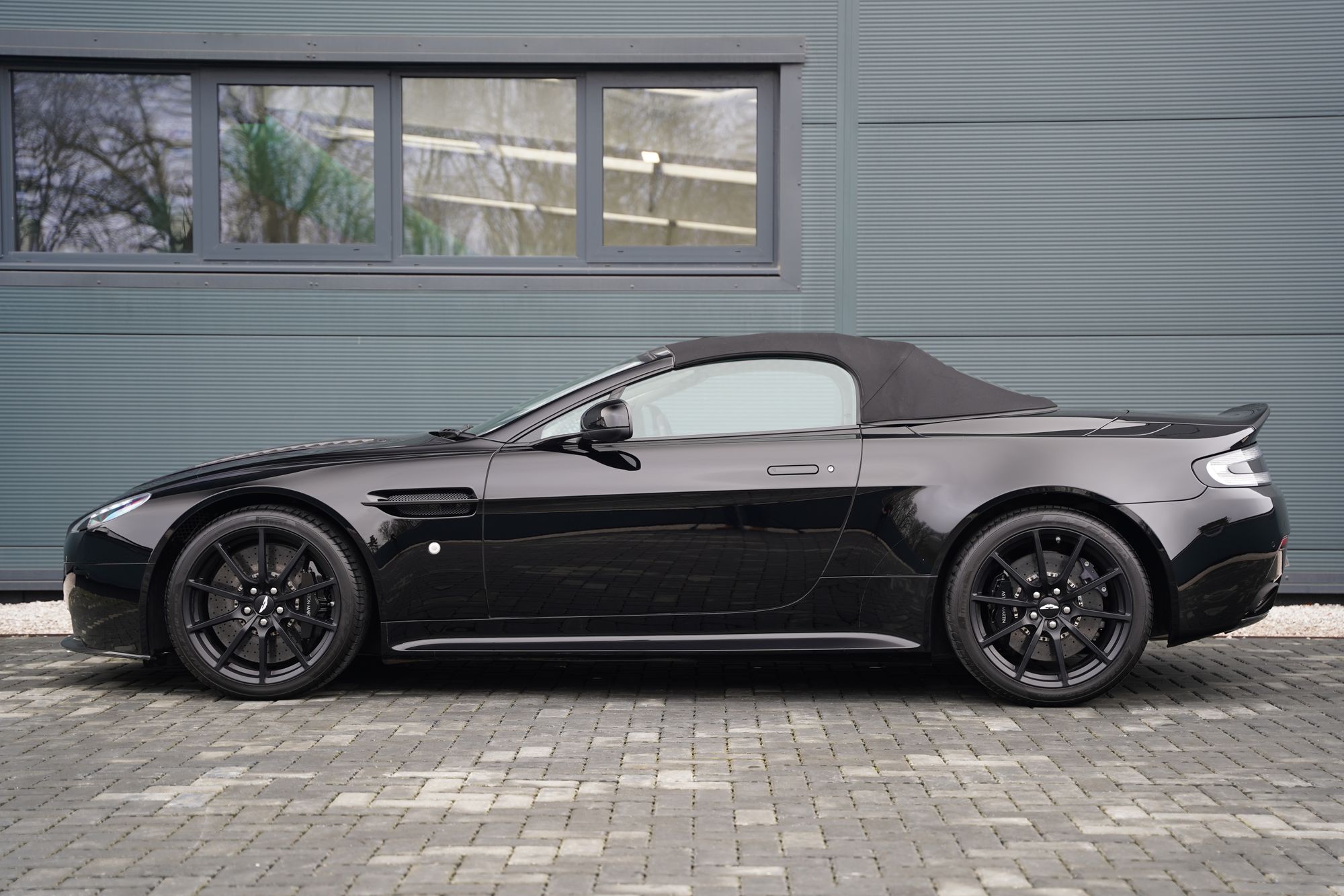 2015 Aston Martin V12 Vantage S Roadster