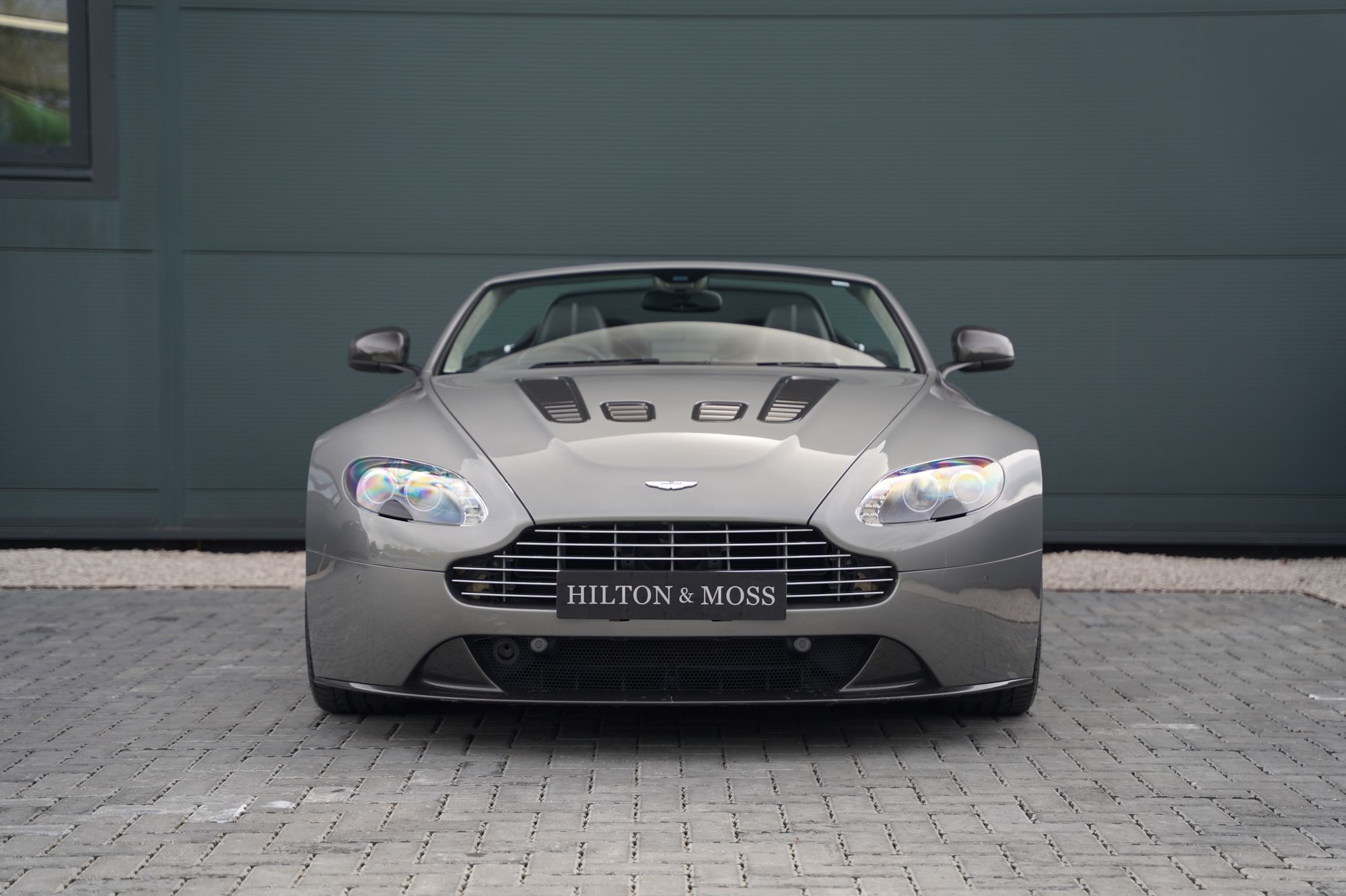 2012 Aston Martin V12 Vantage Roadster - 096 of 101