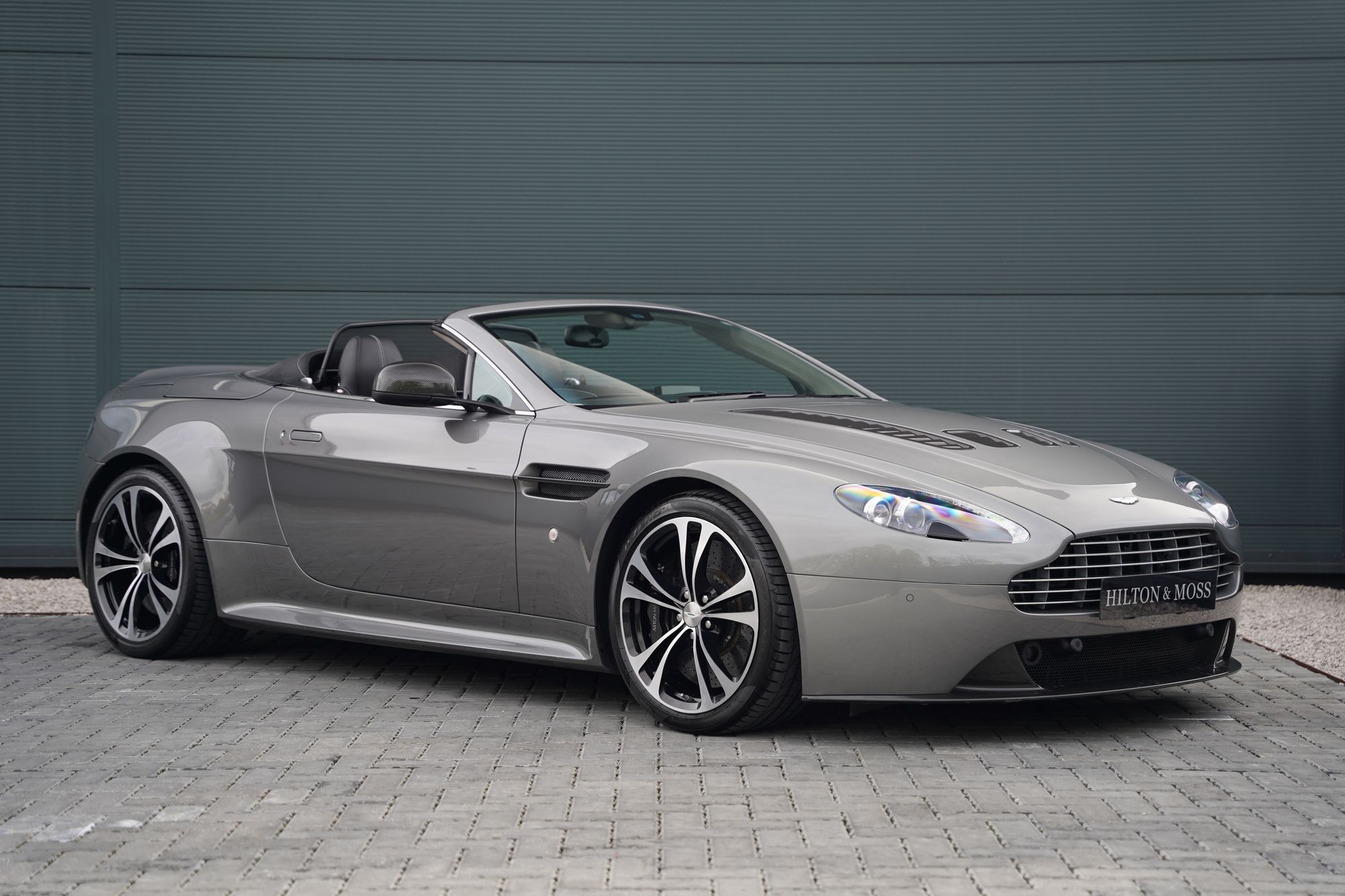 2012 Aston Martin V12 Vantage Roadster - 096 of 101