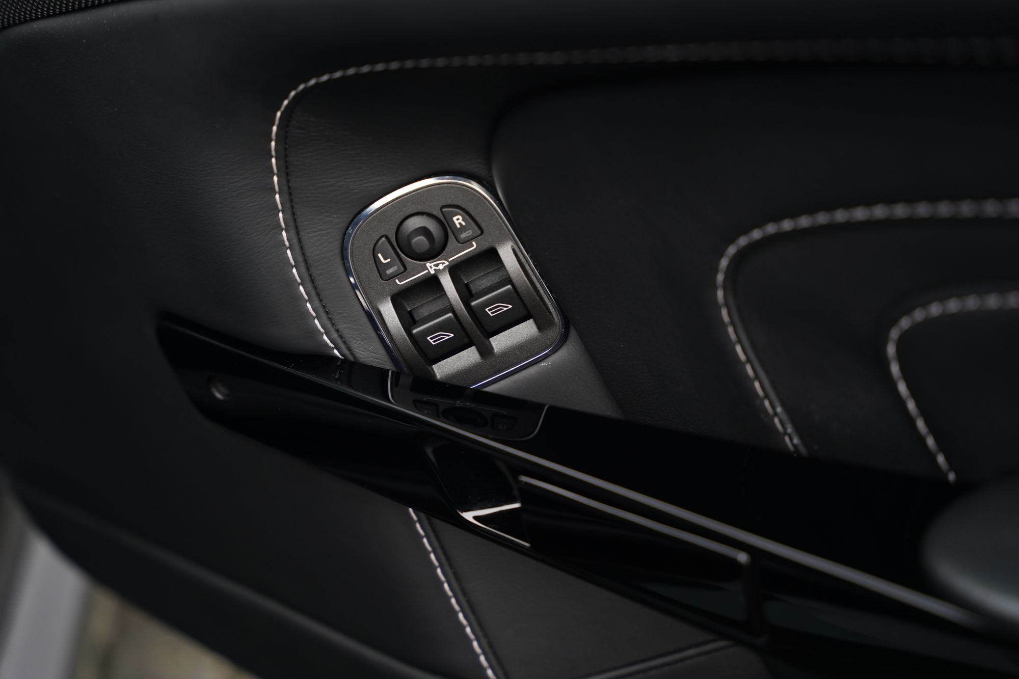 2014 Aston Martin V12 Vantage S