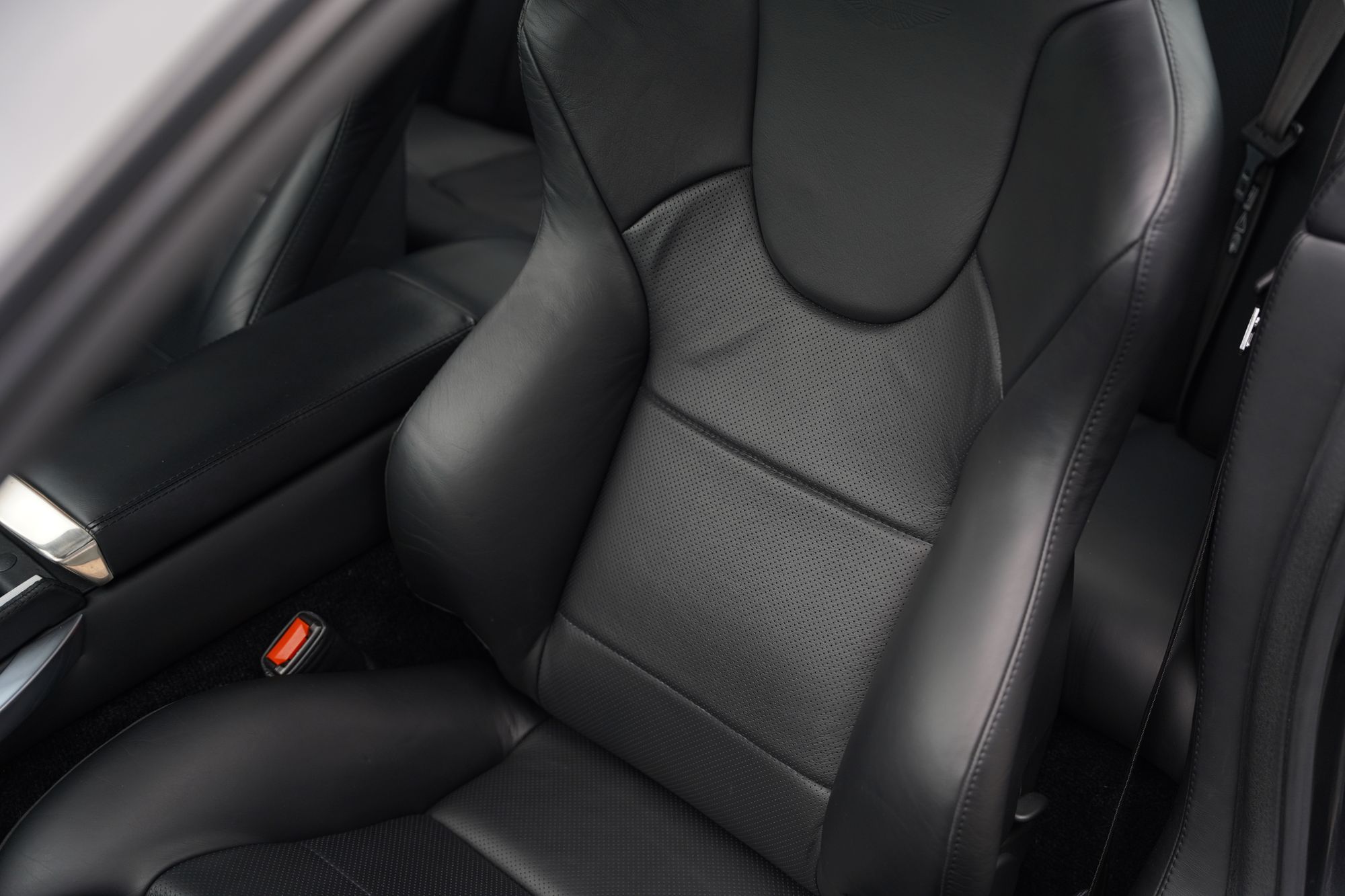 2007 Aston Martin Vanquish S 'Late Dash'
