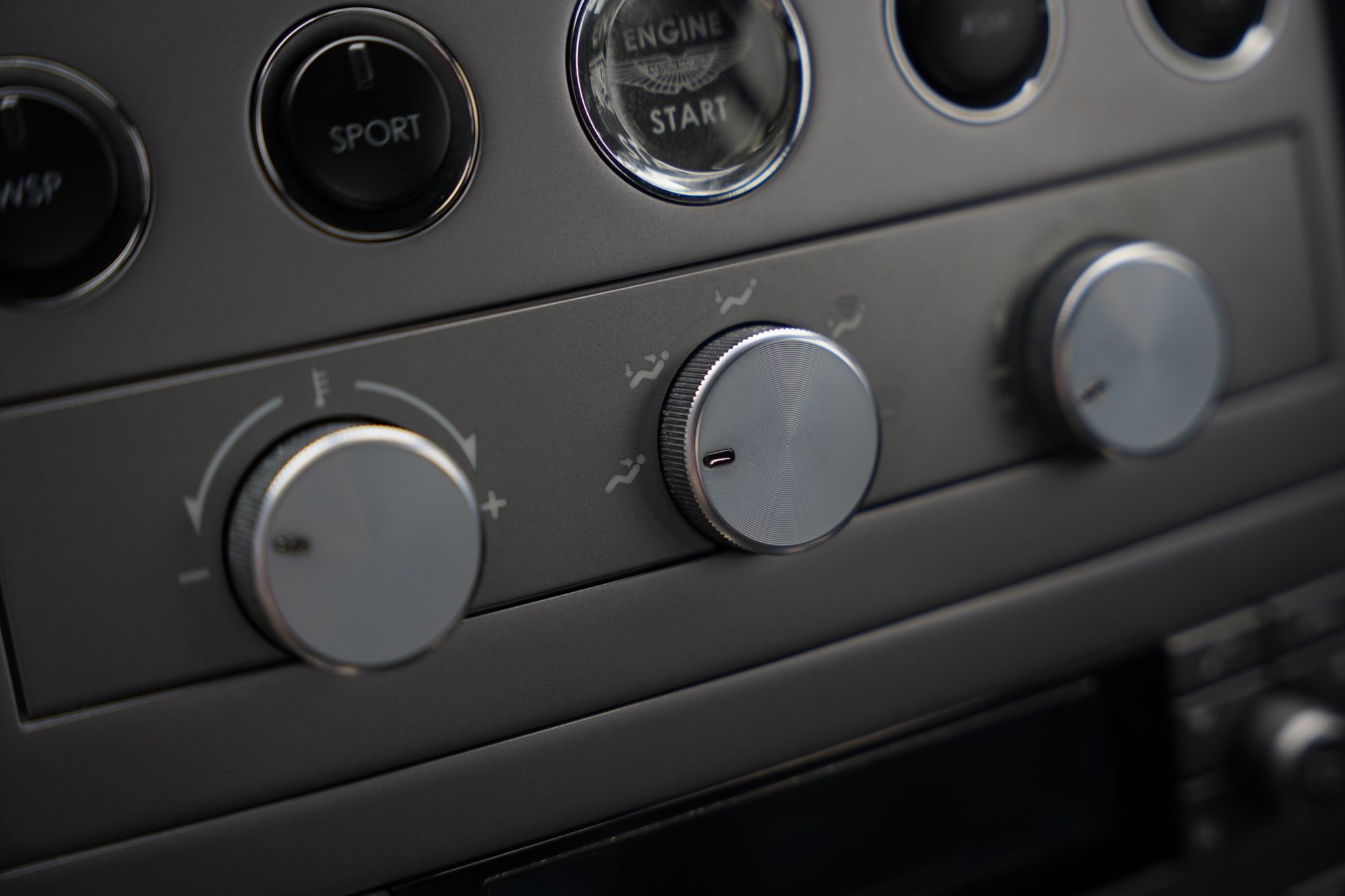 2007 Aston Martin Vanquish S 'Late Dash'