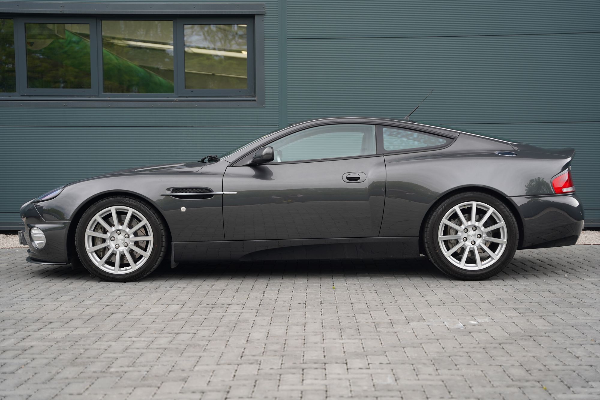 2007 Aston Martin Vanquish S 'Late Dash'