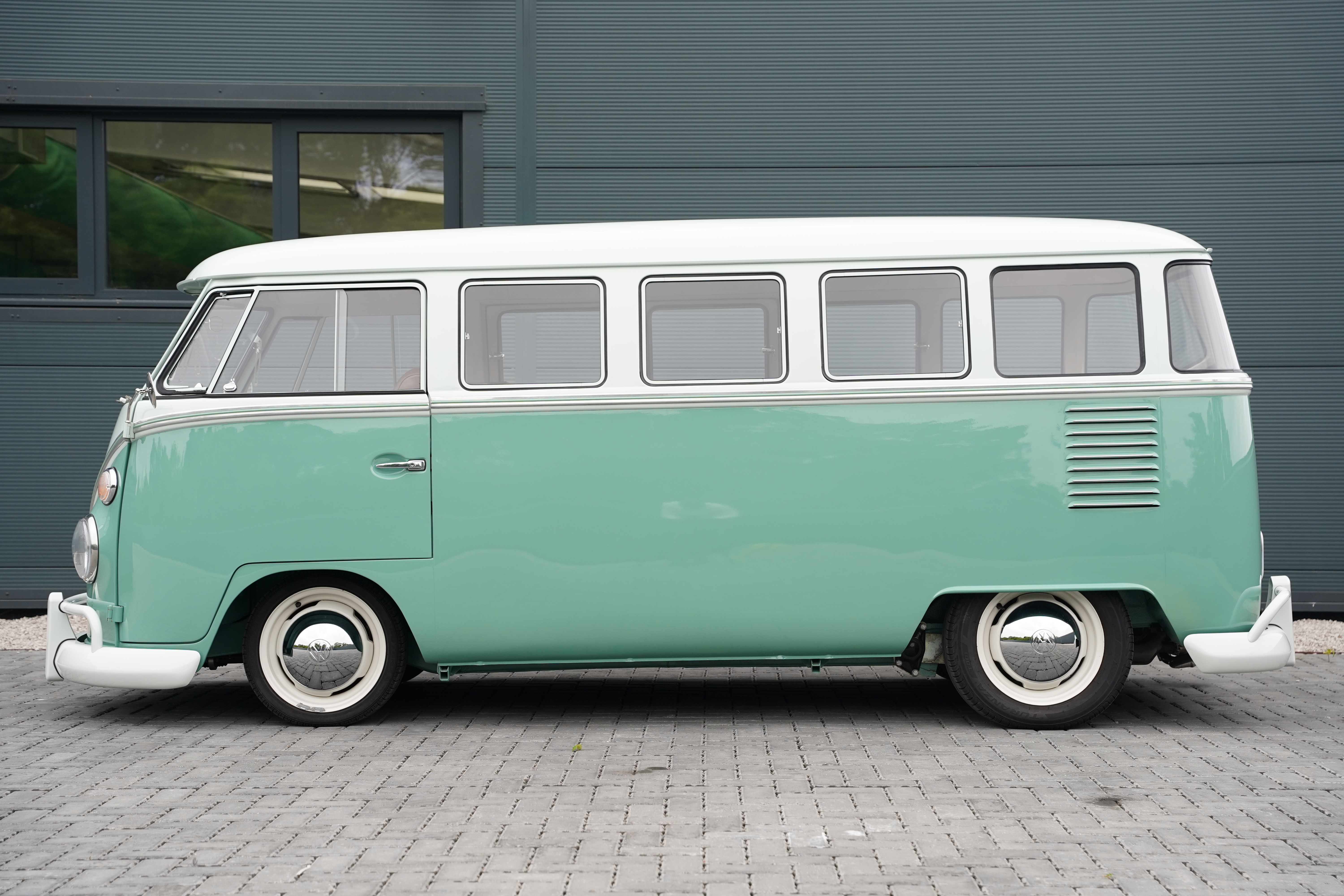 1962 Volkswagen Type 2 T1 15-Window Splitscreen Deluxe Previously