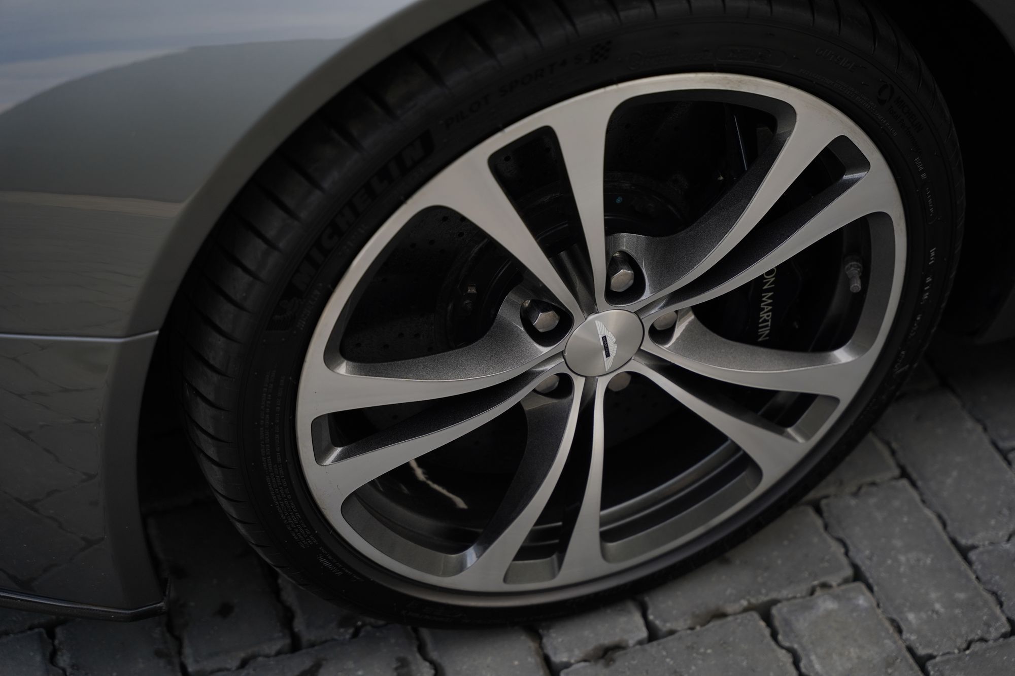 2012 Aston Martin V12 Vantage Manual