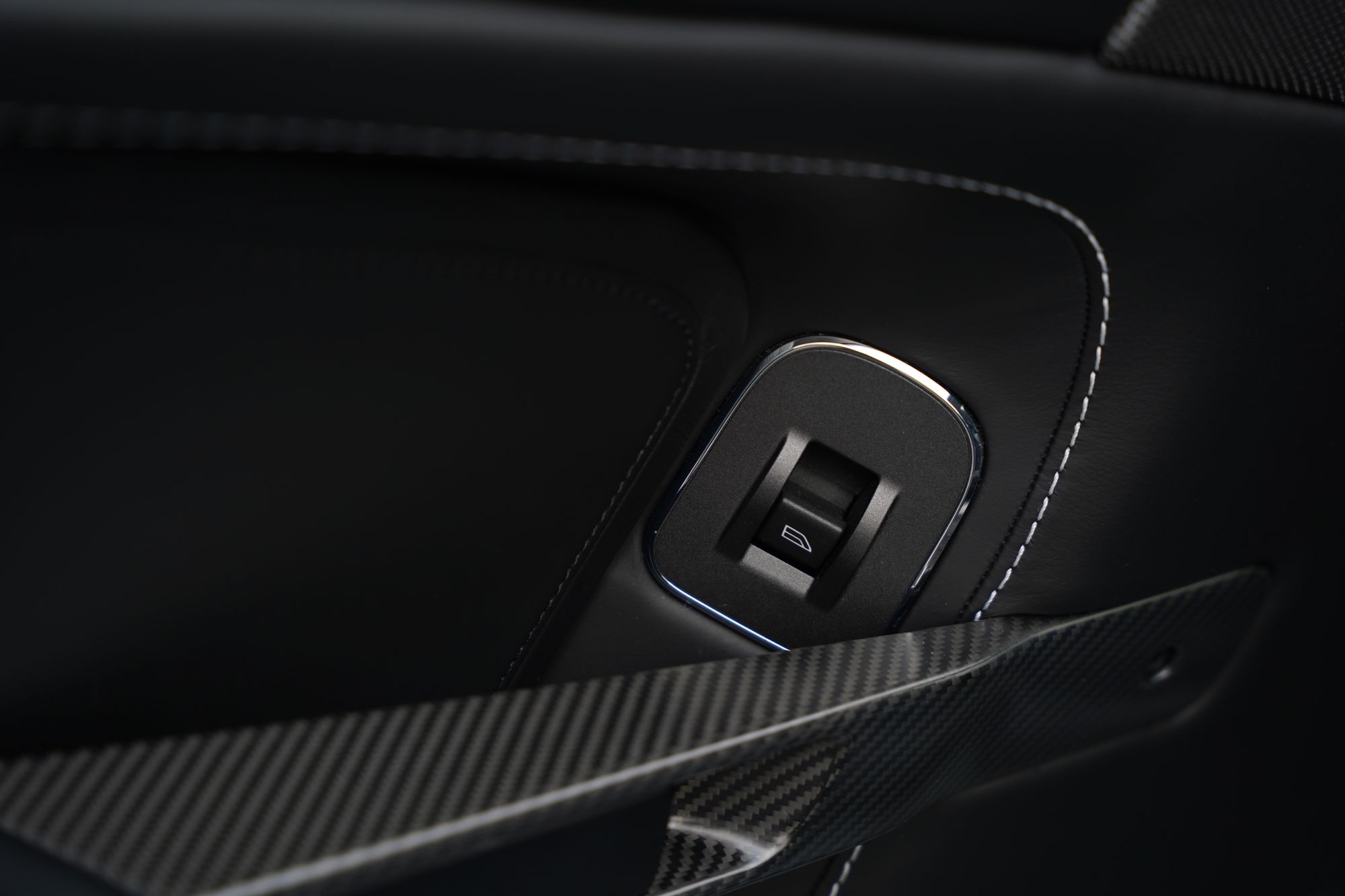 2012 Aston Martin V12 Vantage Manual