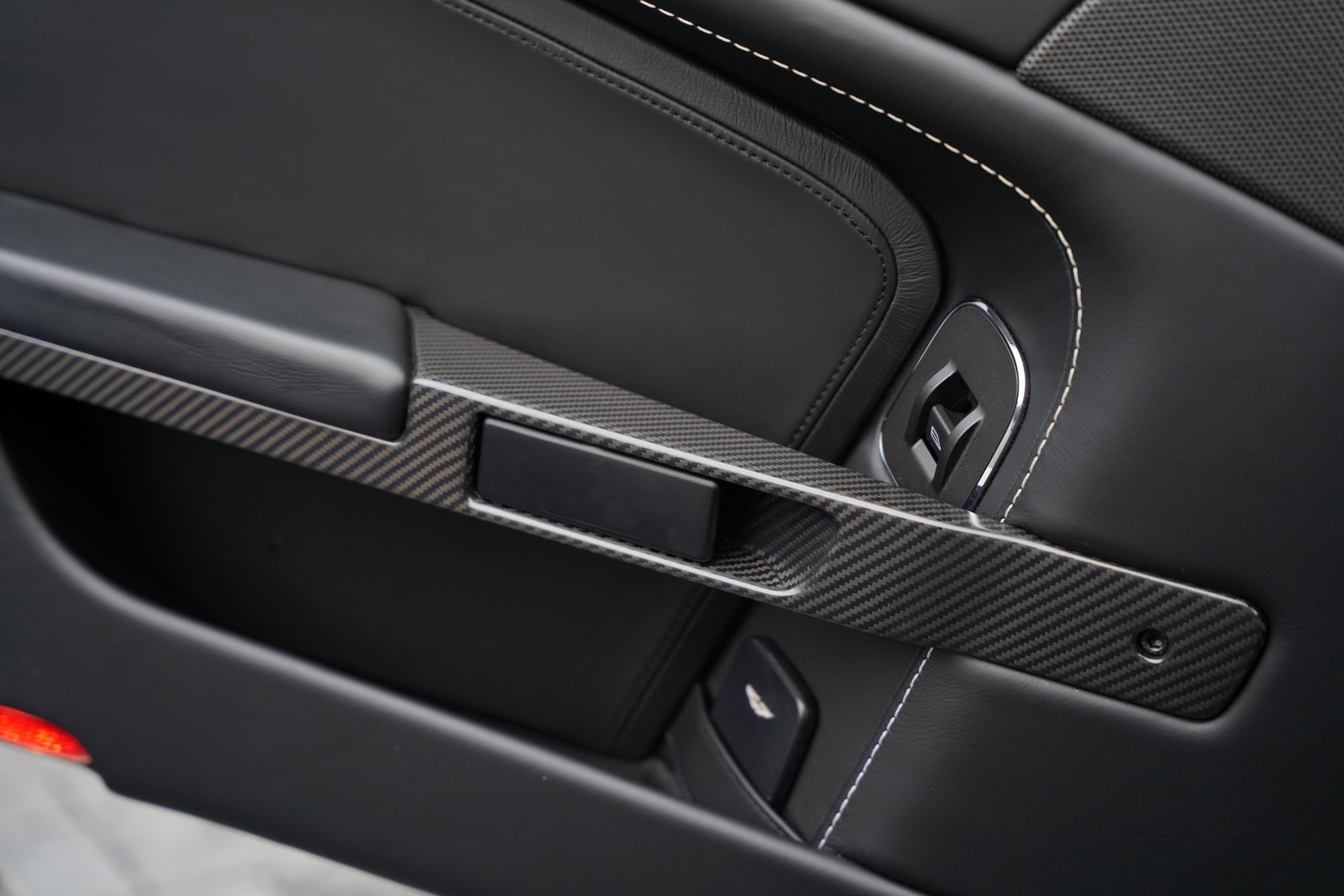 2012 Aston Martin V12 Vantage Manual