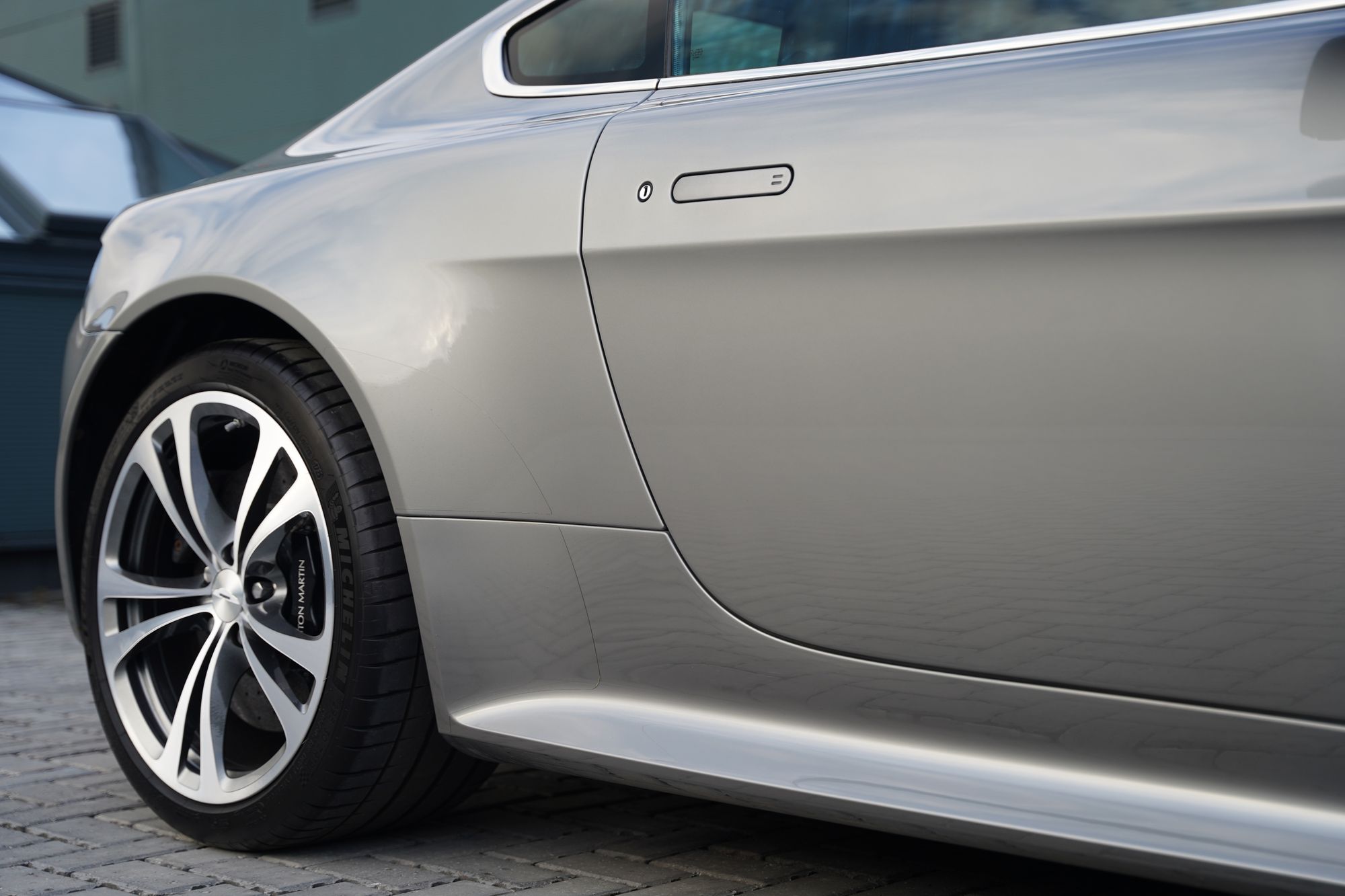 2012 Aston Martin V12 Vantage Manual