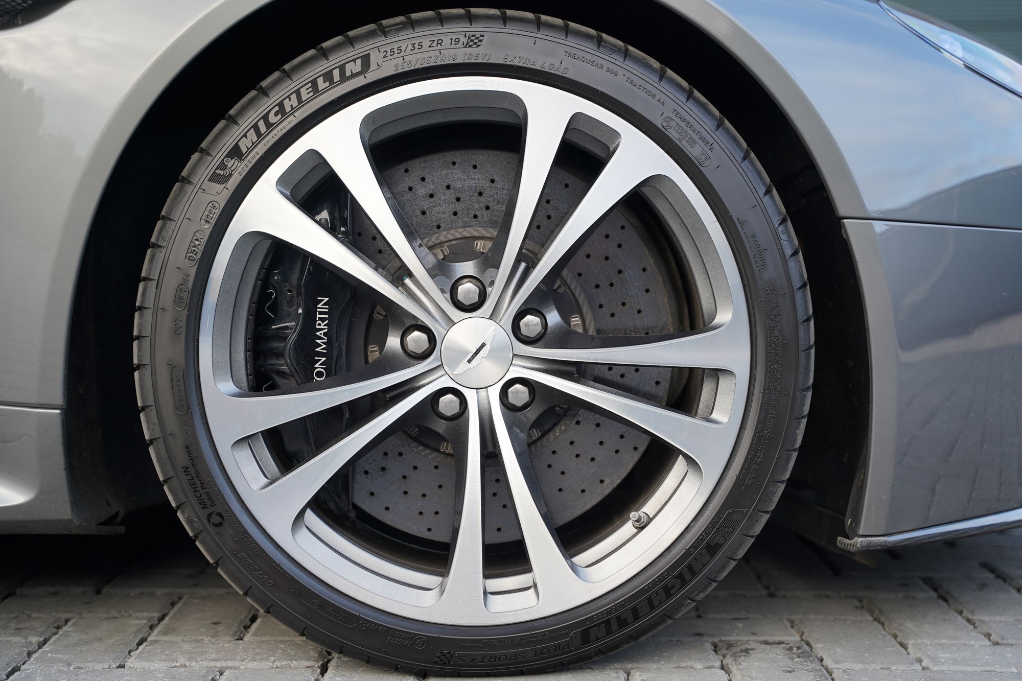 2012 Aston Martin V12 Vantage Manual