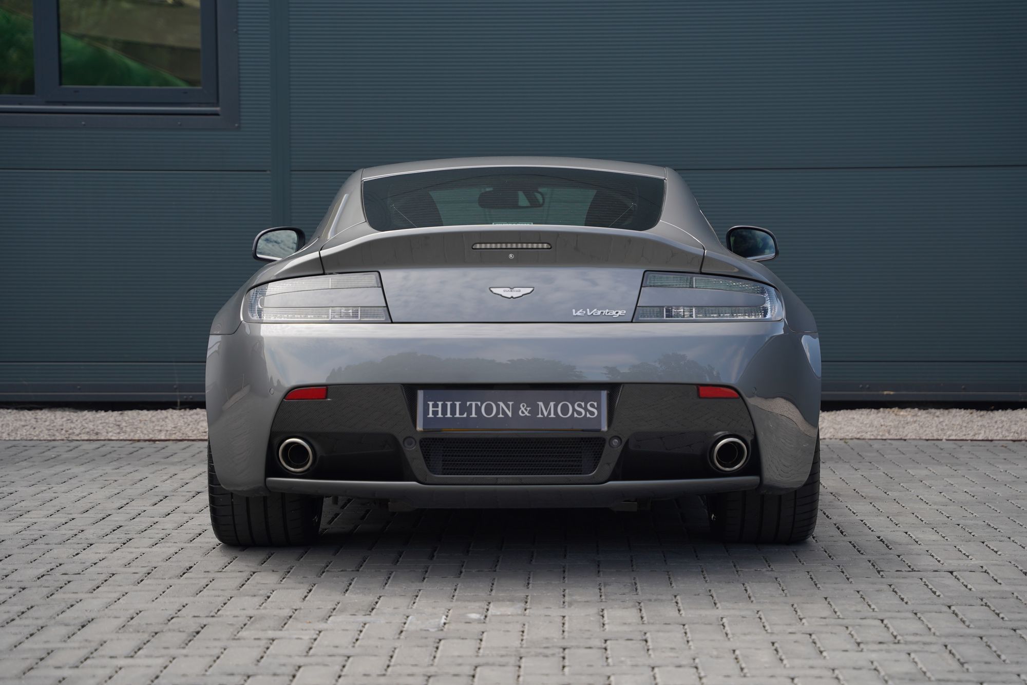 2012 Aston Martin V12 Vantage Manual