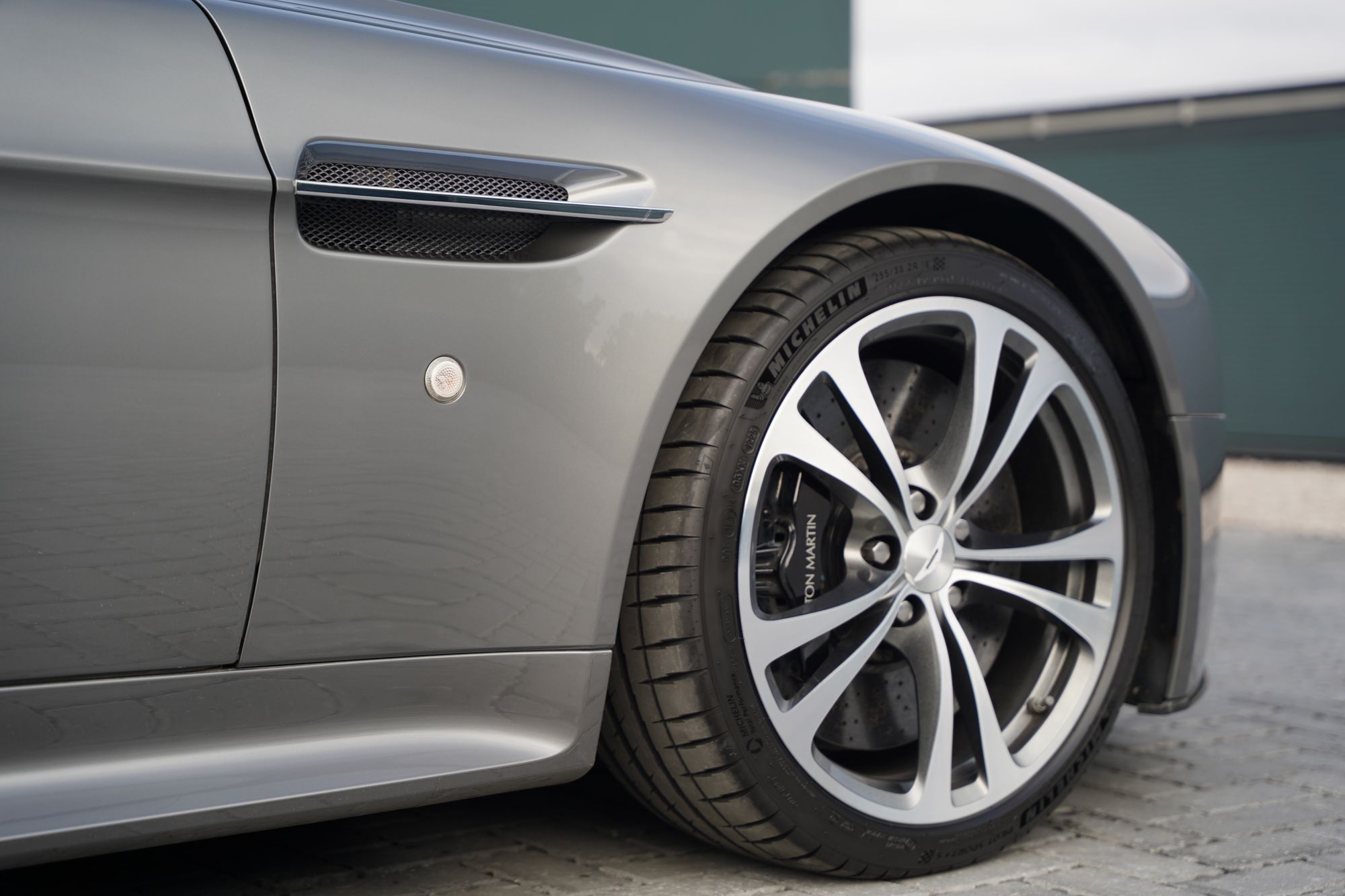 2012 Aston Martin V12 Vantage Manual