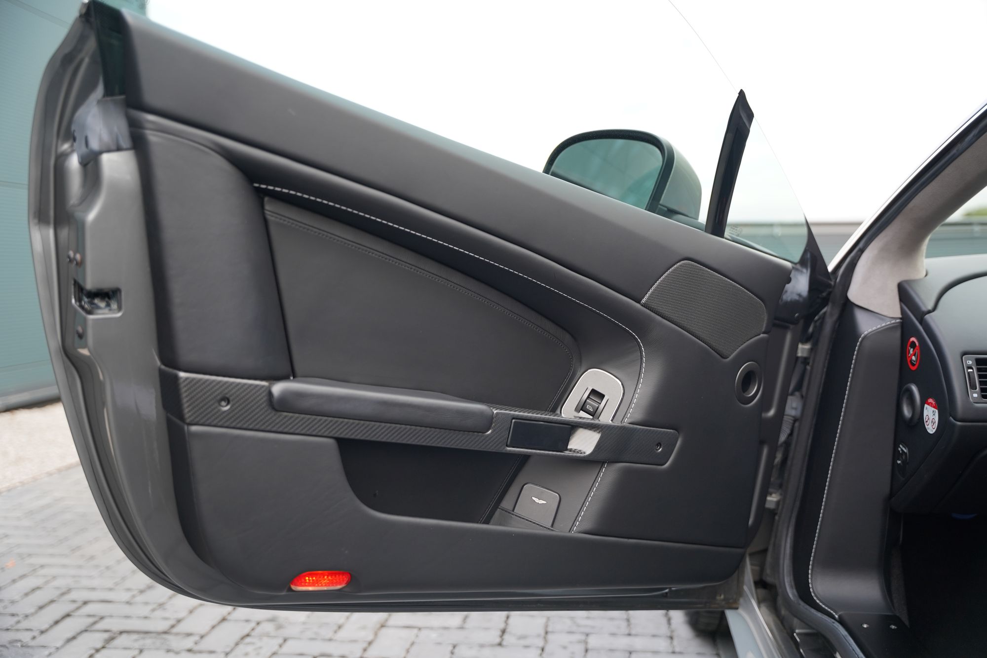 2012 Aston Martin V12 Vantage Manual