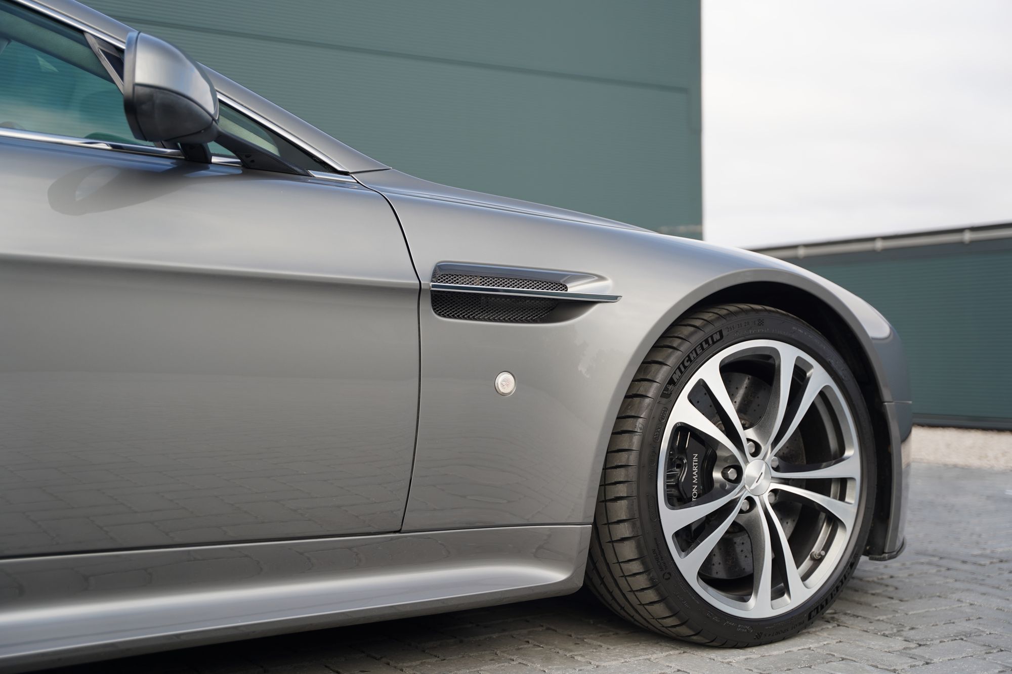 2012 Aston Martin V12 Vantage Manual