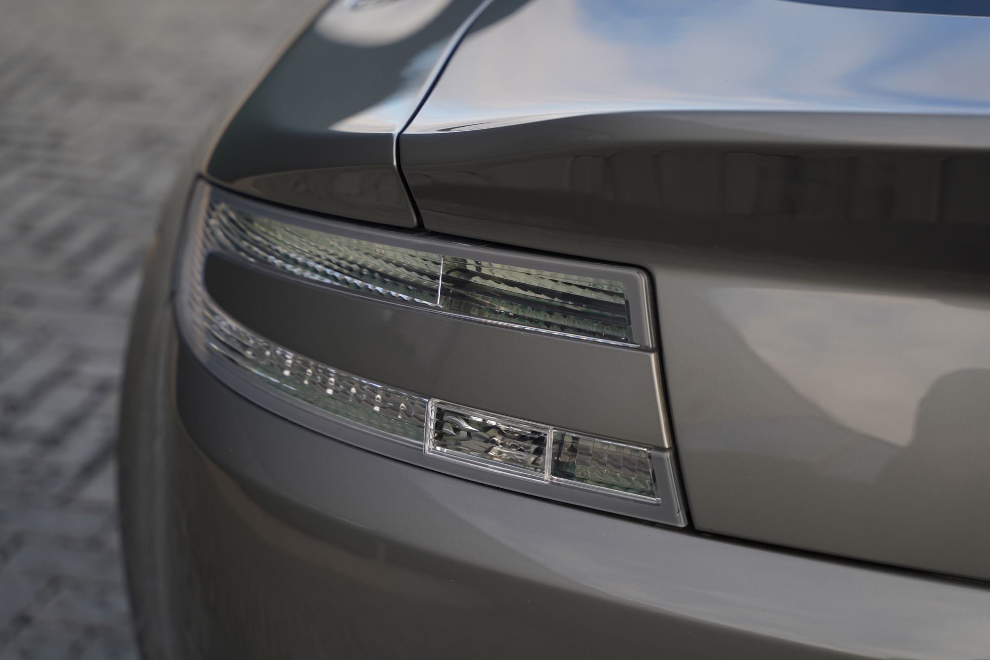 2012 Aston Martin V12 Vantage Manual