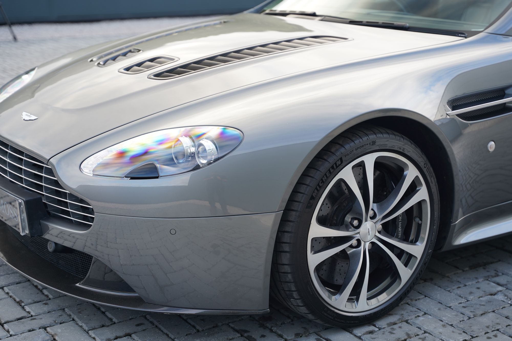 2012 Aston Martin V12 Vantage Manual