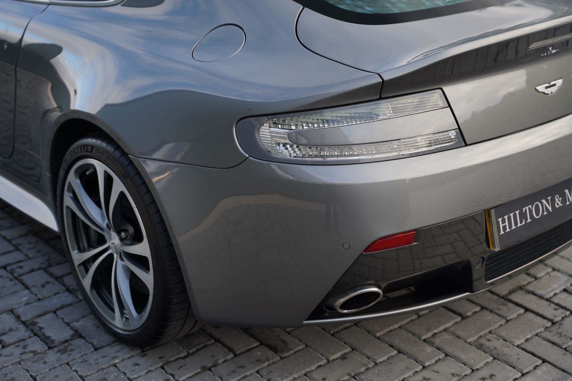 2012 Aston Martin V12 Vantage Manual