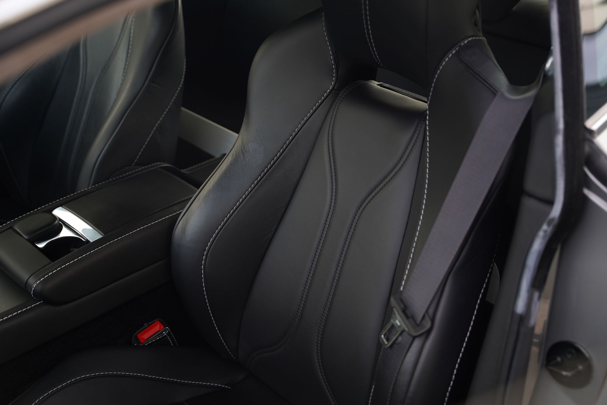 2012 Aston Martin V12 Vantage Manual