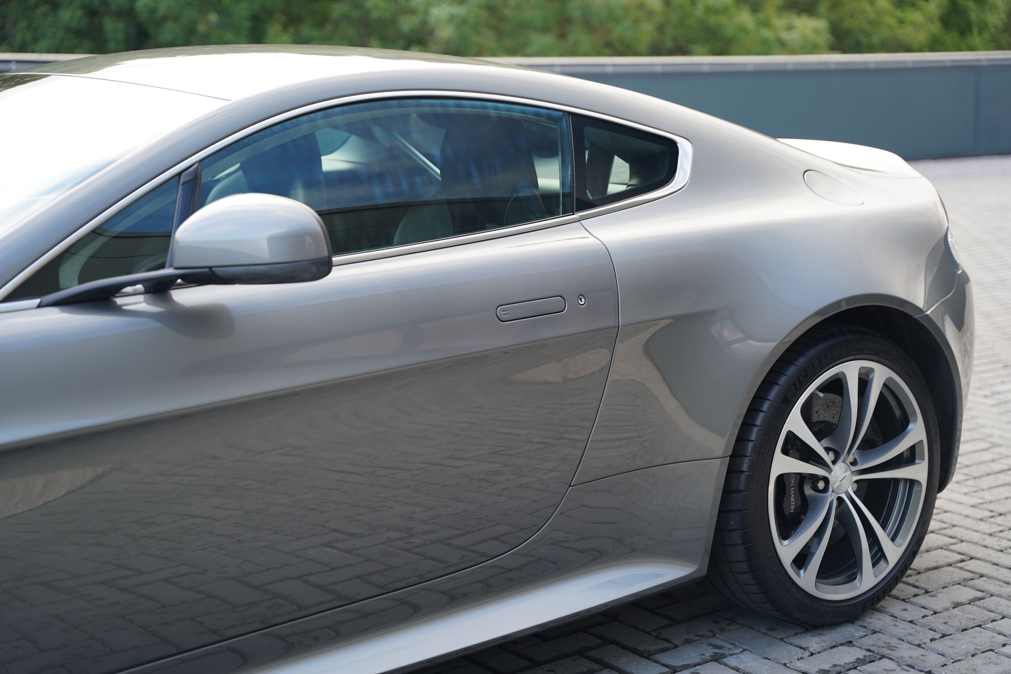 2012 Aston Martin V12 Vantage Manual