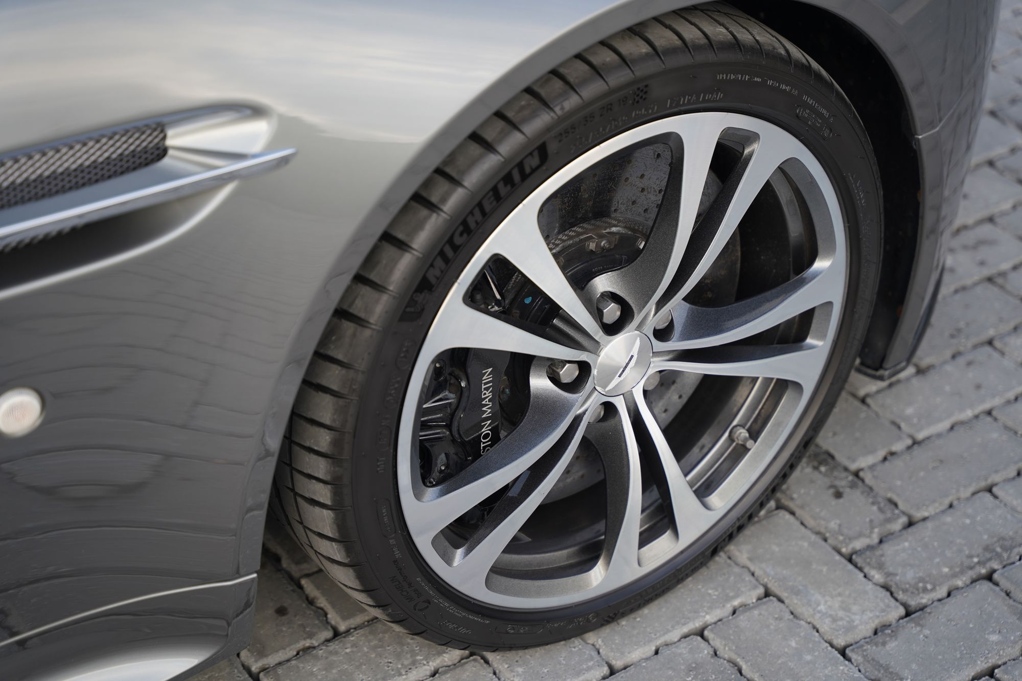 2012 Aston Martin V12 Vantage Manual
