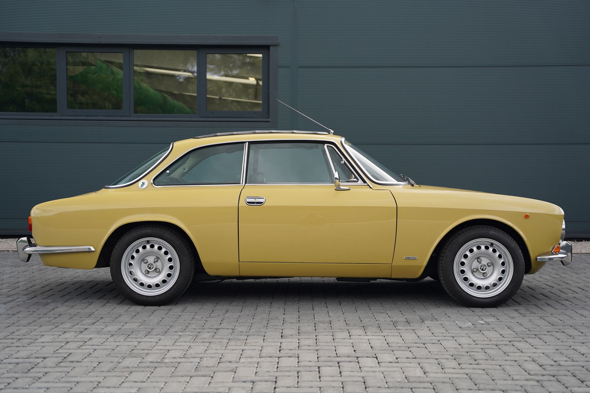 1975 Alfa Romeo 2000 GTV