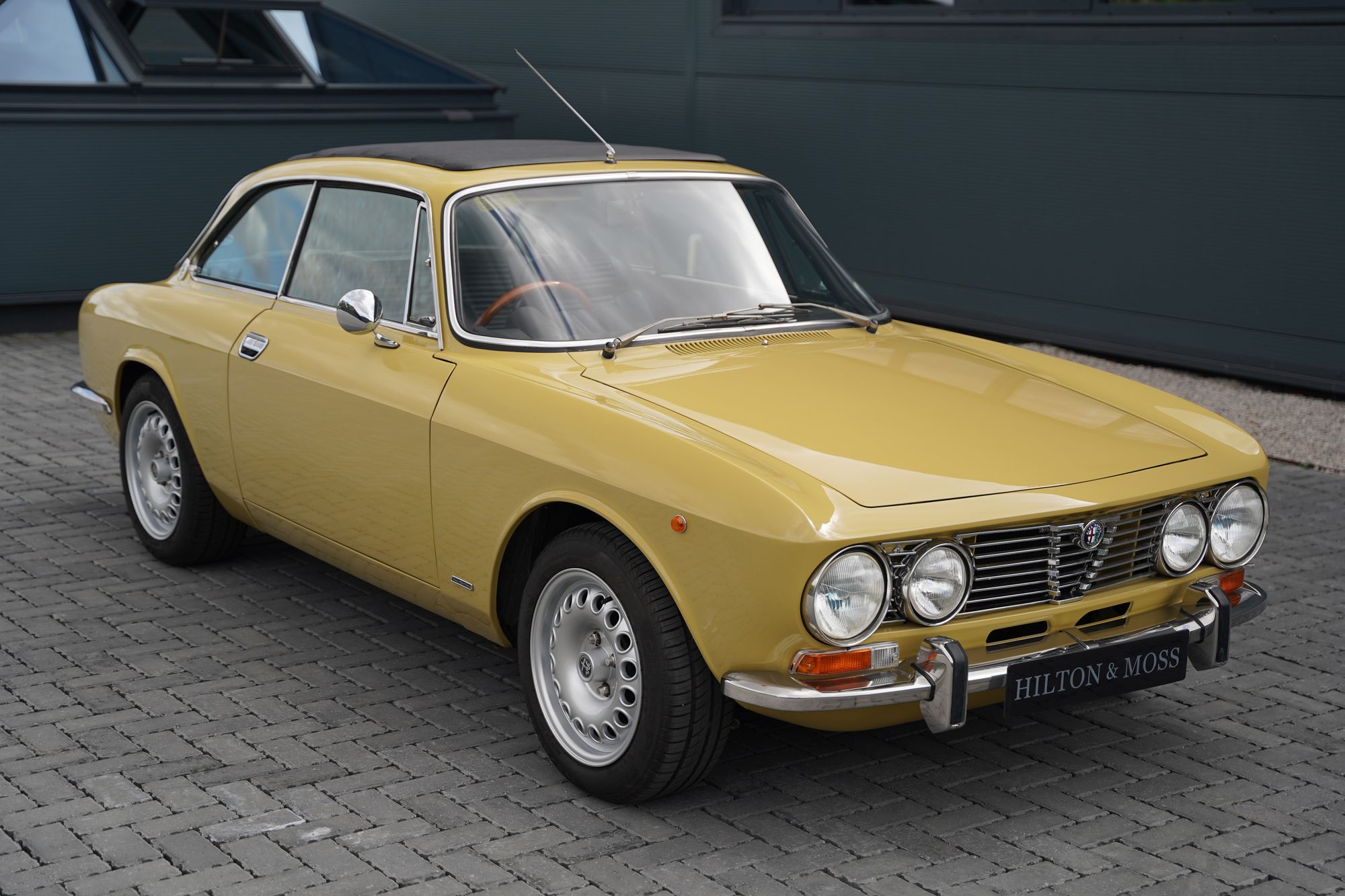 1975 Alfa Romeo 2000 GTV