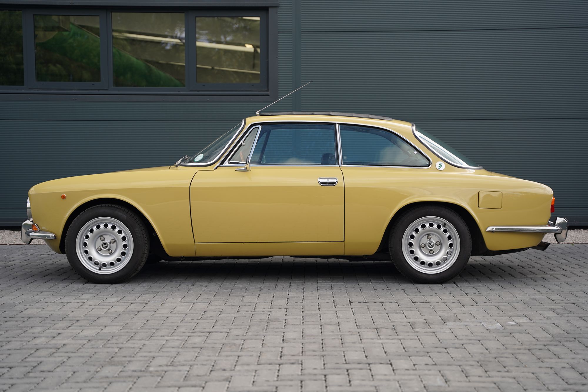 1975 Alfa Romeo 2000 GTV