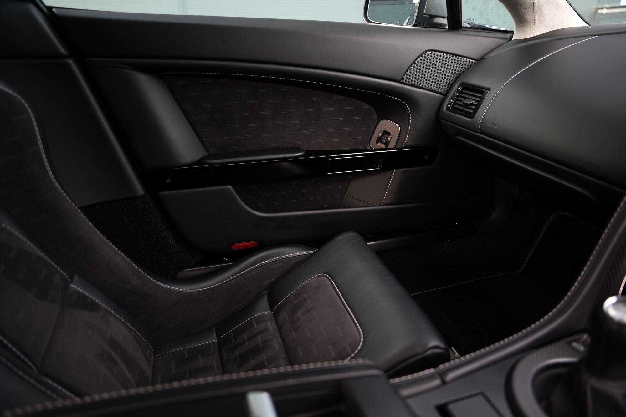 2016 Aston Martin V8 Vantage N430
