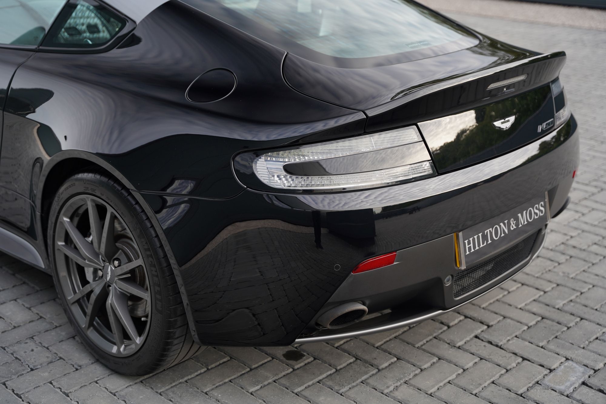2016 Aston Martin V8 Vantage N430