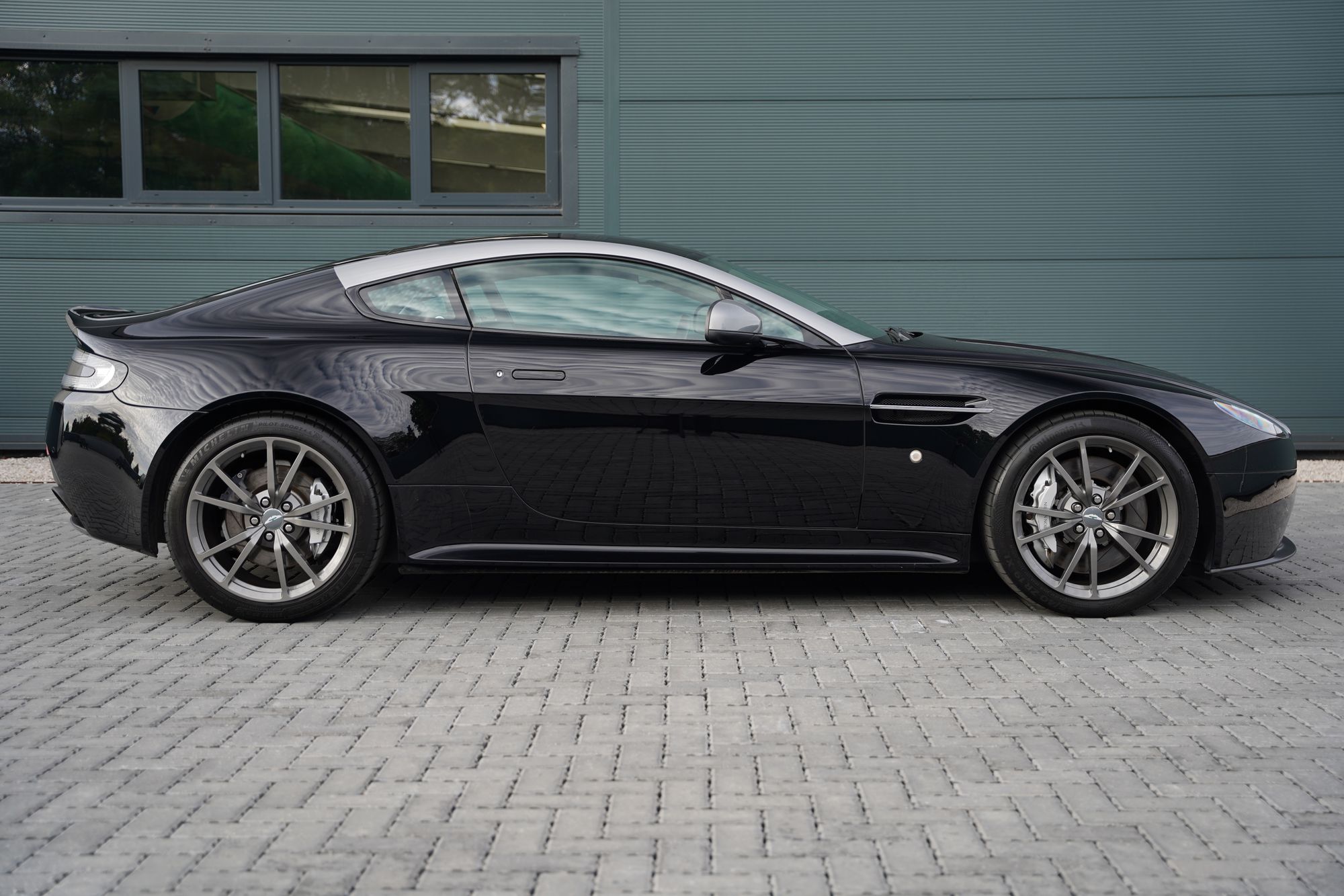 2016 Aston Martin V8 Vantage N430