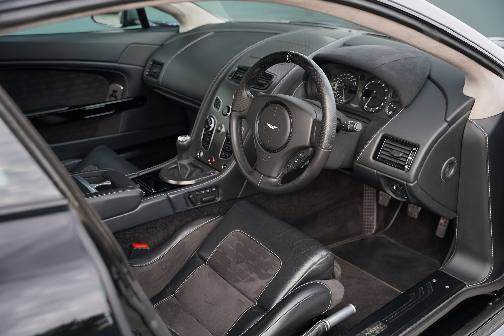 2016 Aston Martin V8 Vantage N430