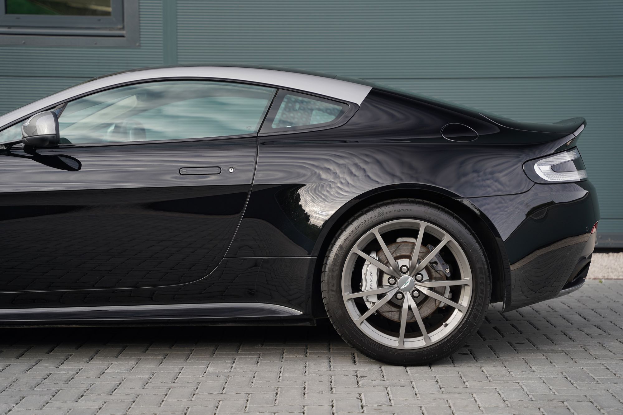 2016 Aston Martin V8 Vantage N430