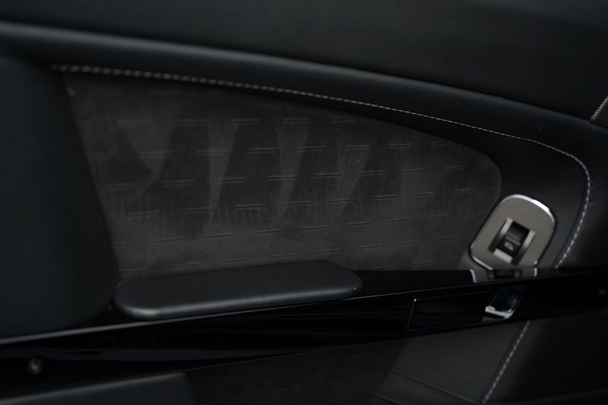 2016 Aston Martin V8 Vantage N430