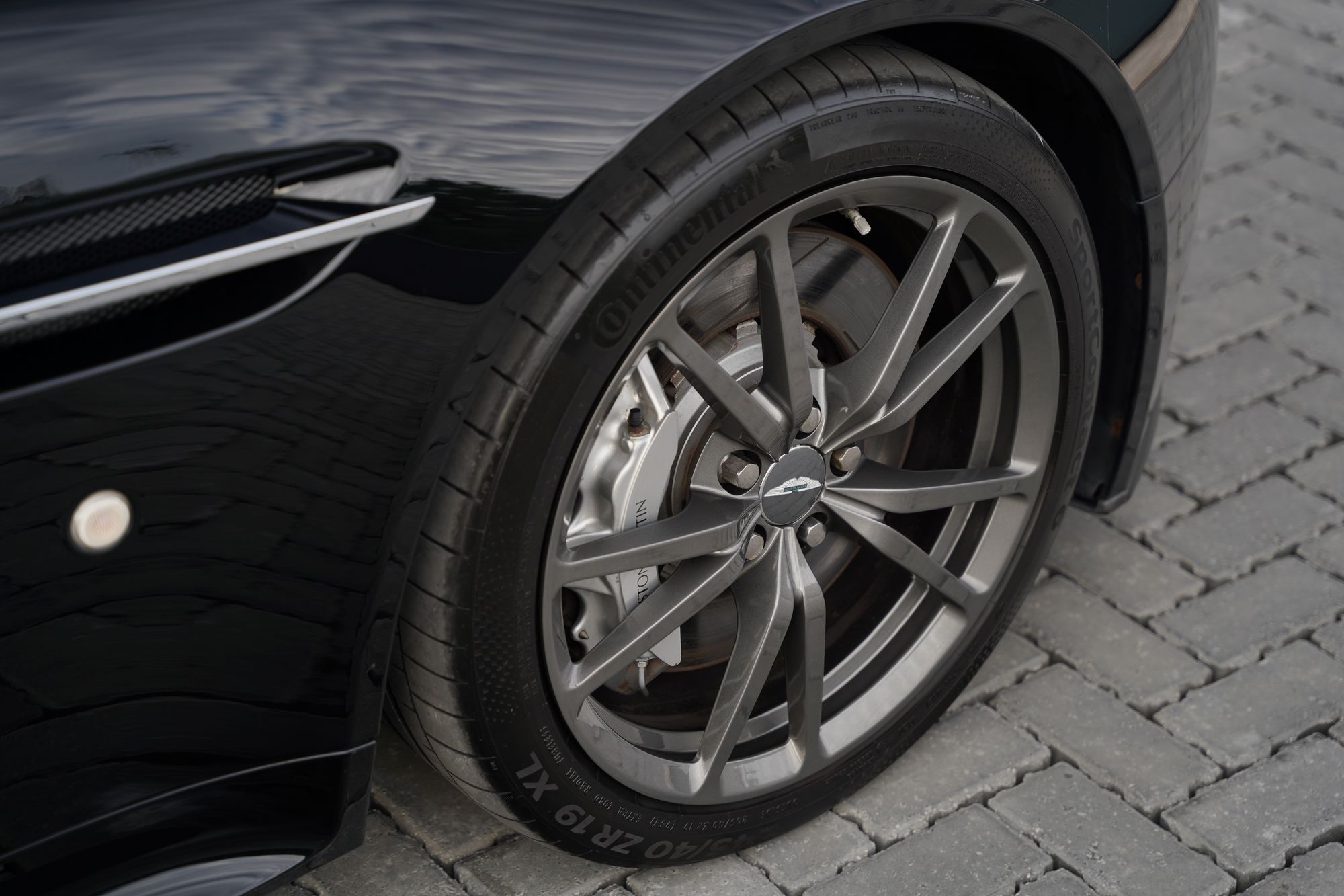 2016 Aston Martin V8 Vantage N430