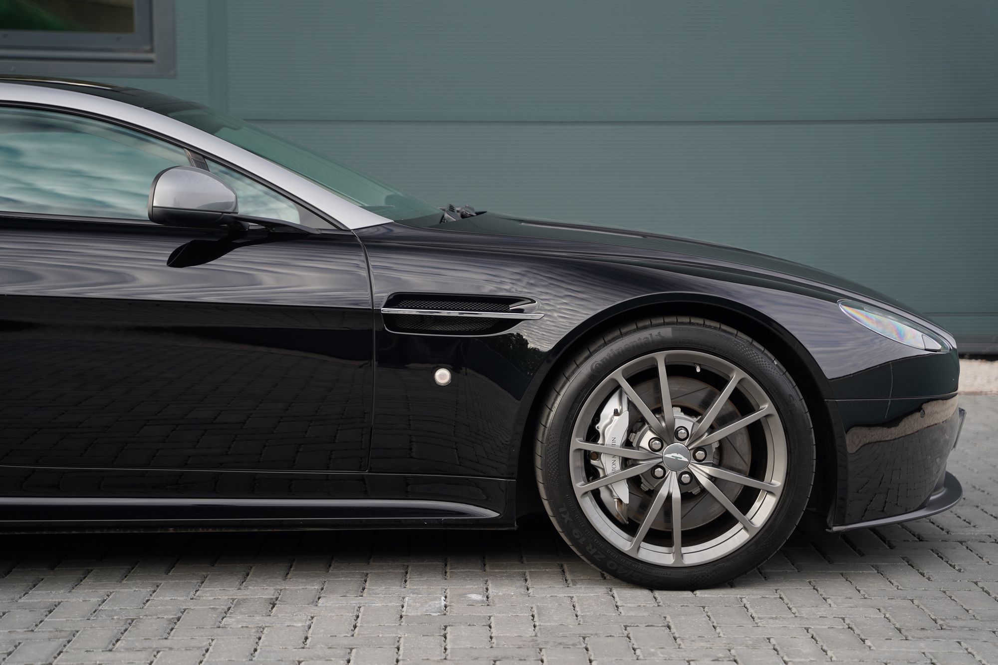 2016 Aston Martin V8 Vantage N430