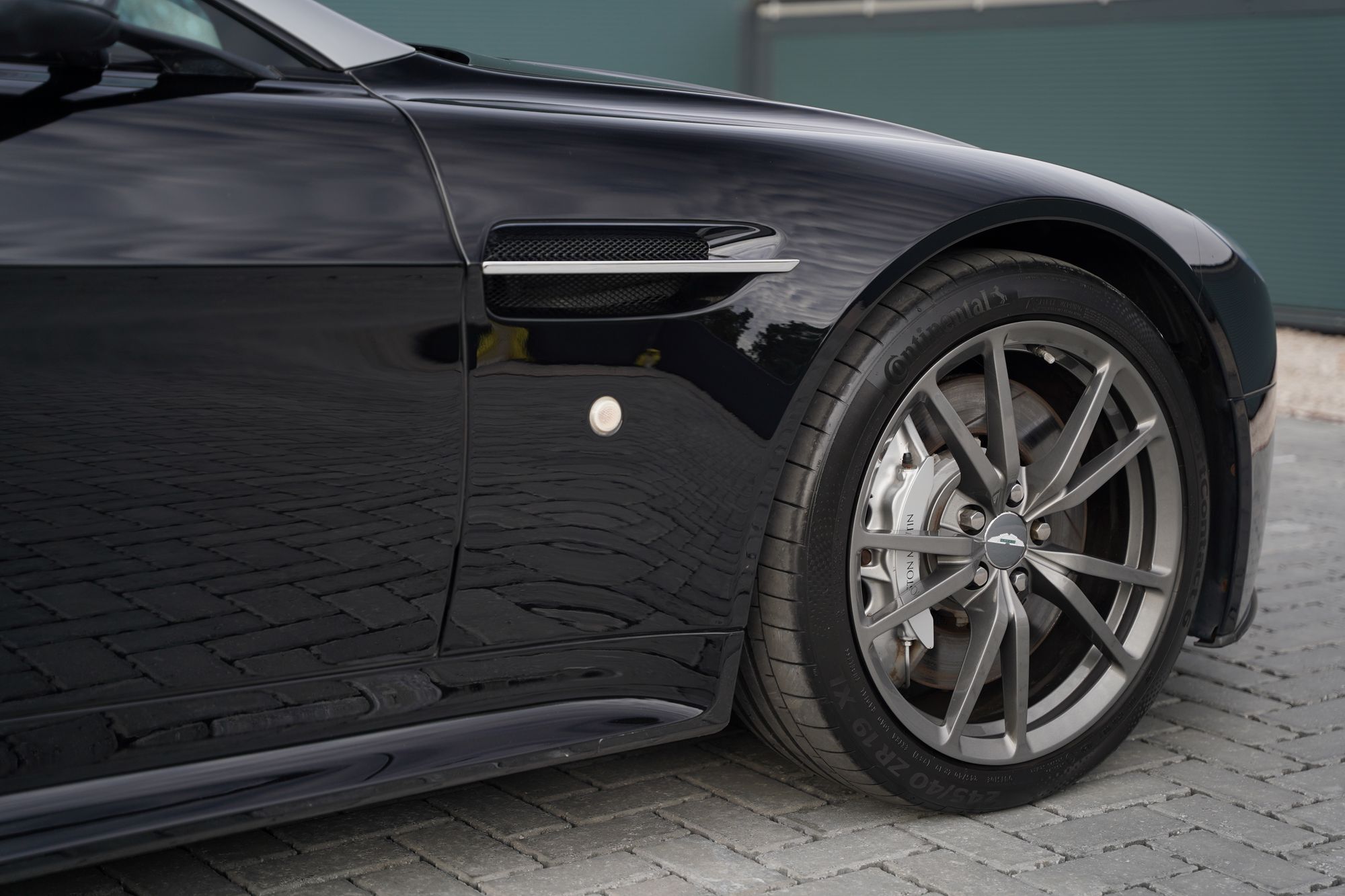 2016 Aston Martin V8 Vantage N430