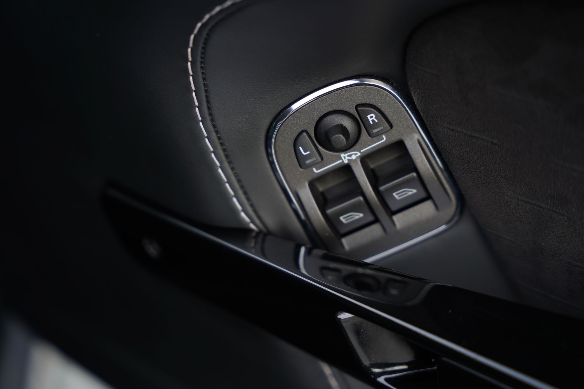 2016 Aston Martin V8 Vantage N430