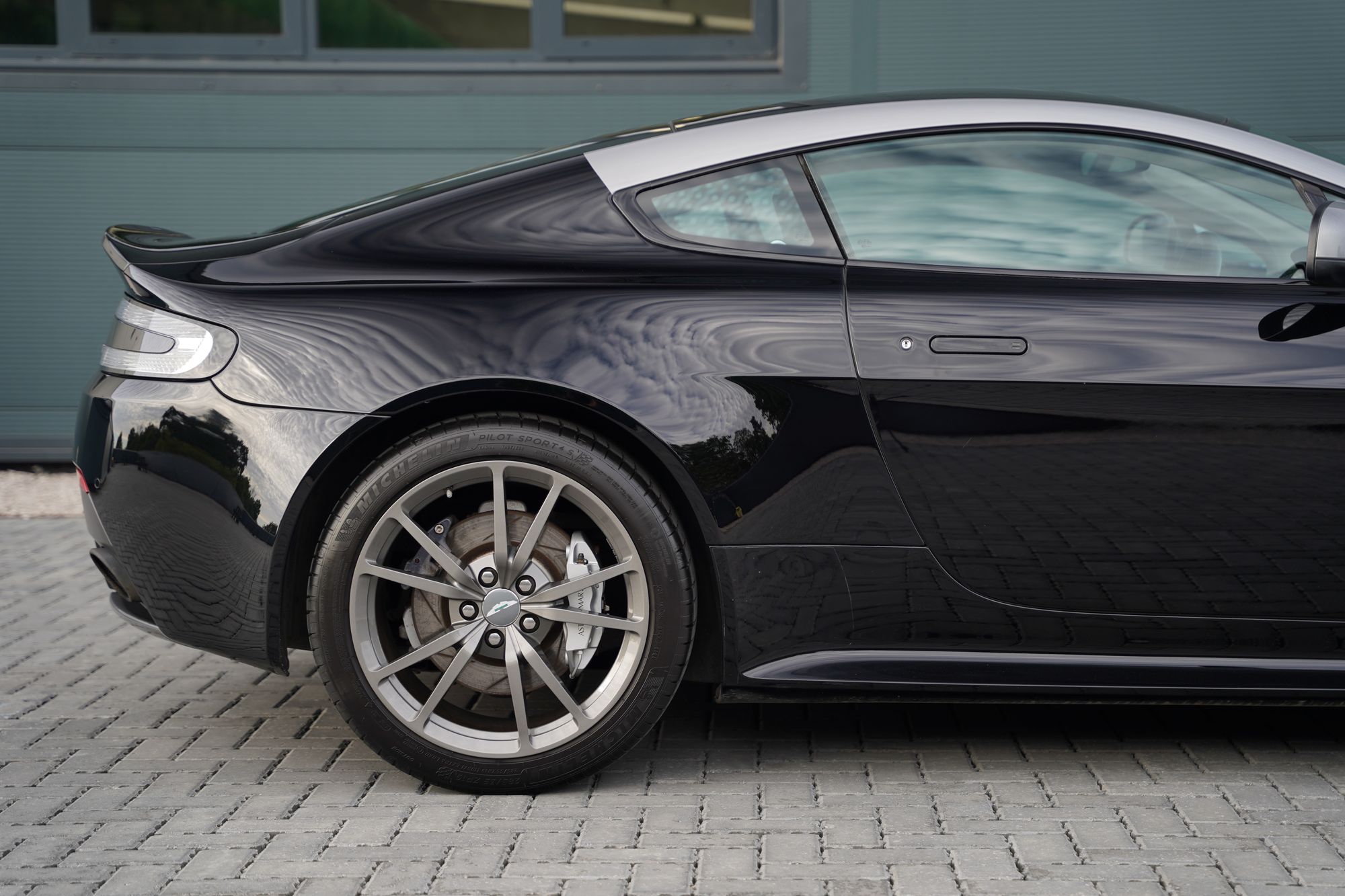 2016 Aston Martin V8 Vantage N430