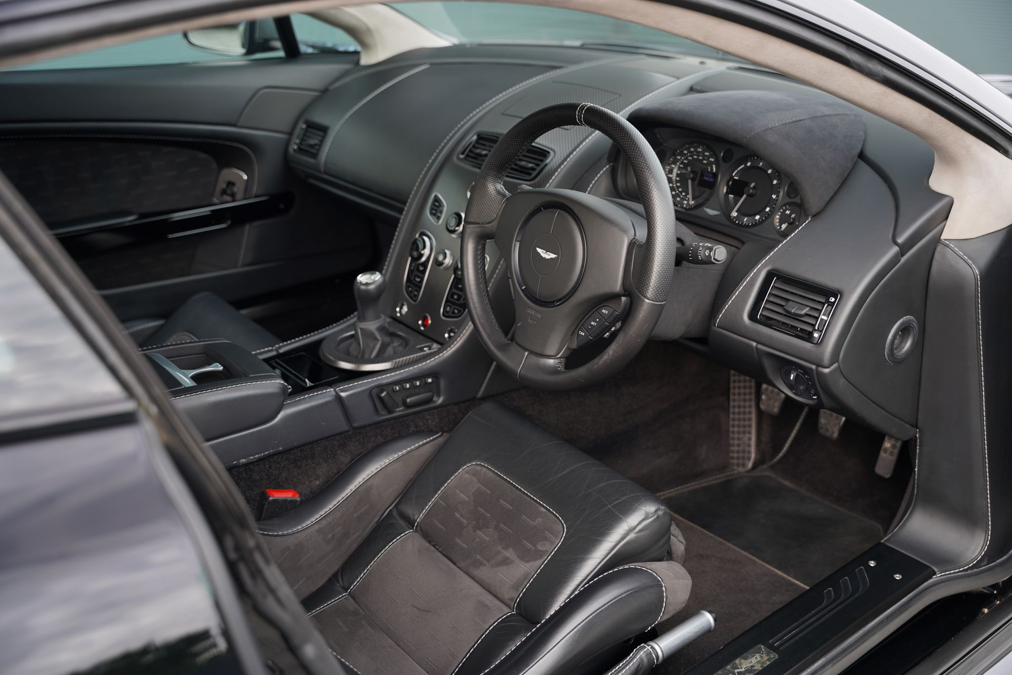 2016 Aston Martin V8 Vantage N430